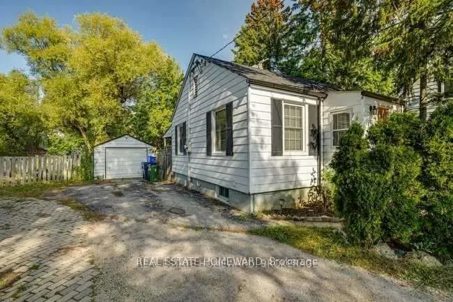 4 Warvet Crescent