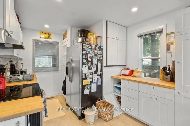 4 Warvet Crescent