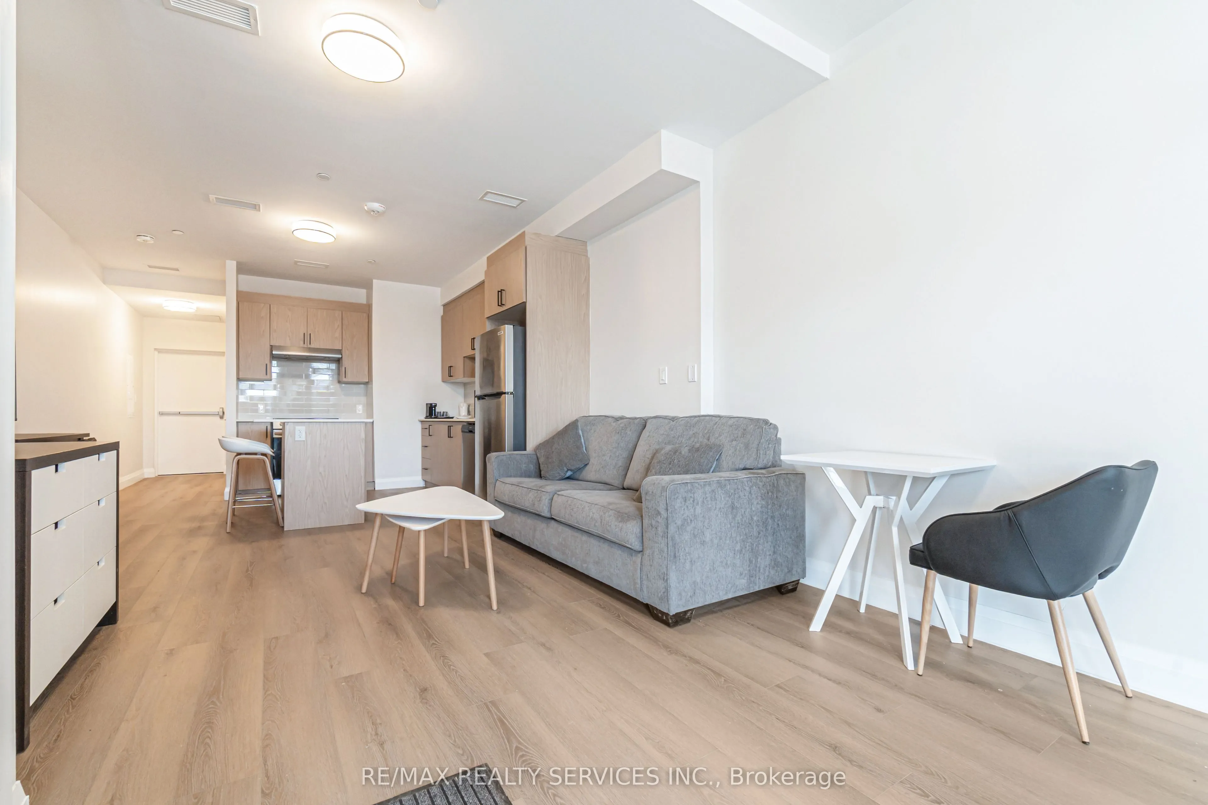 30 DEAN PARK Road, ##4