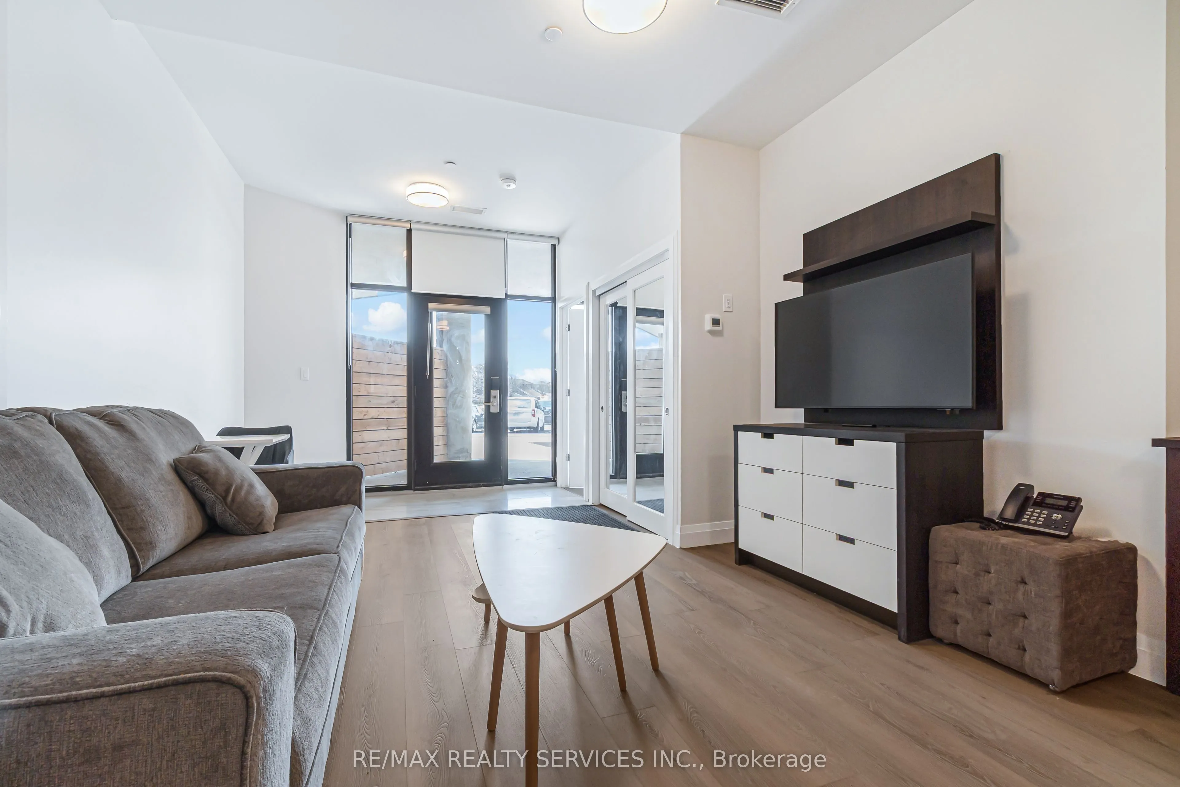 30 DEAN PARK Road, ##4