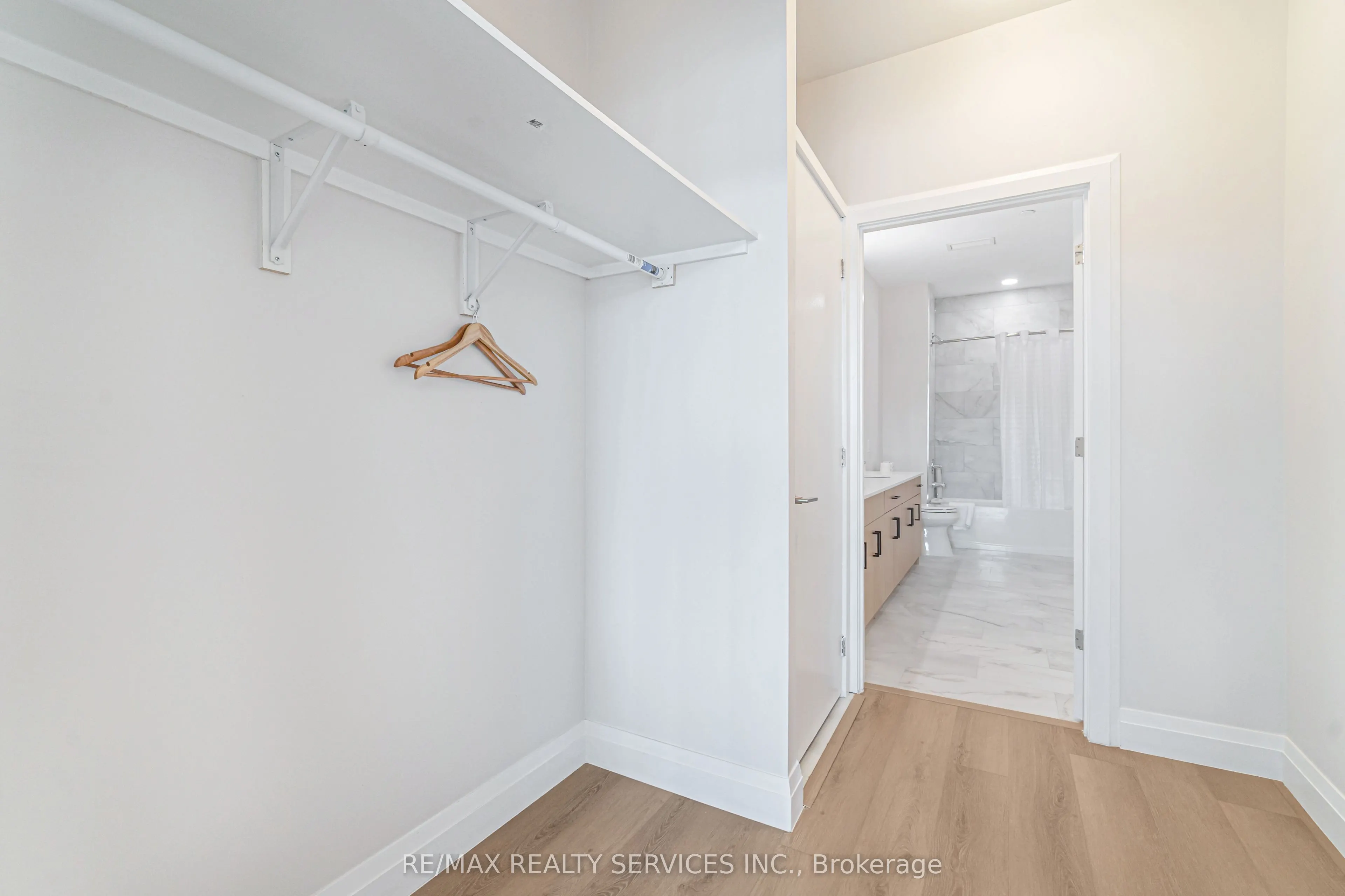 30 DEAN PARK Road, ##4