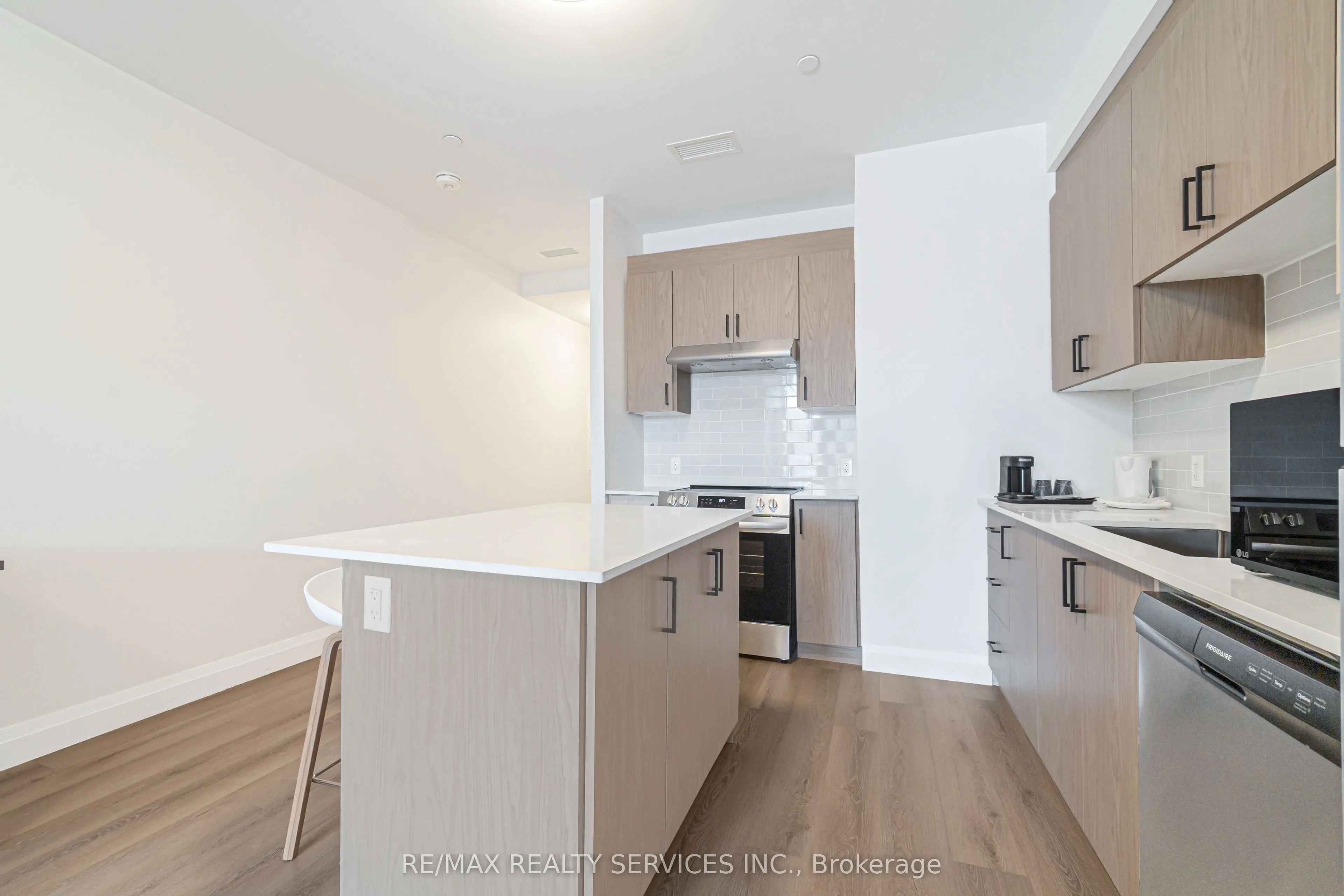 30 DEAN PARK Road, ##4