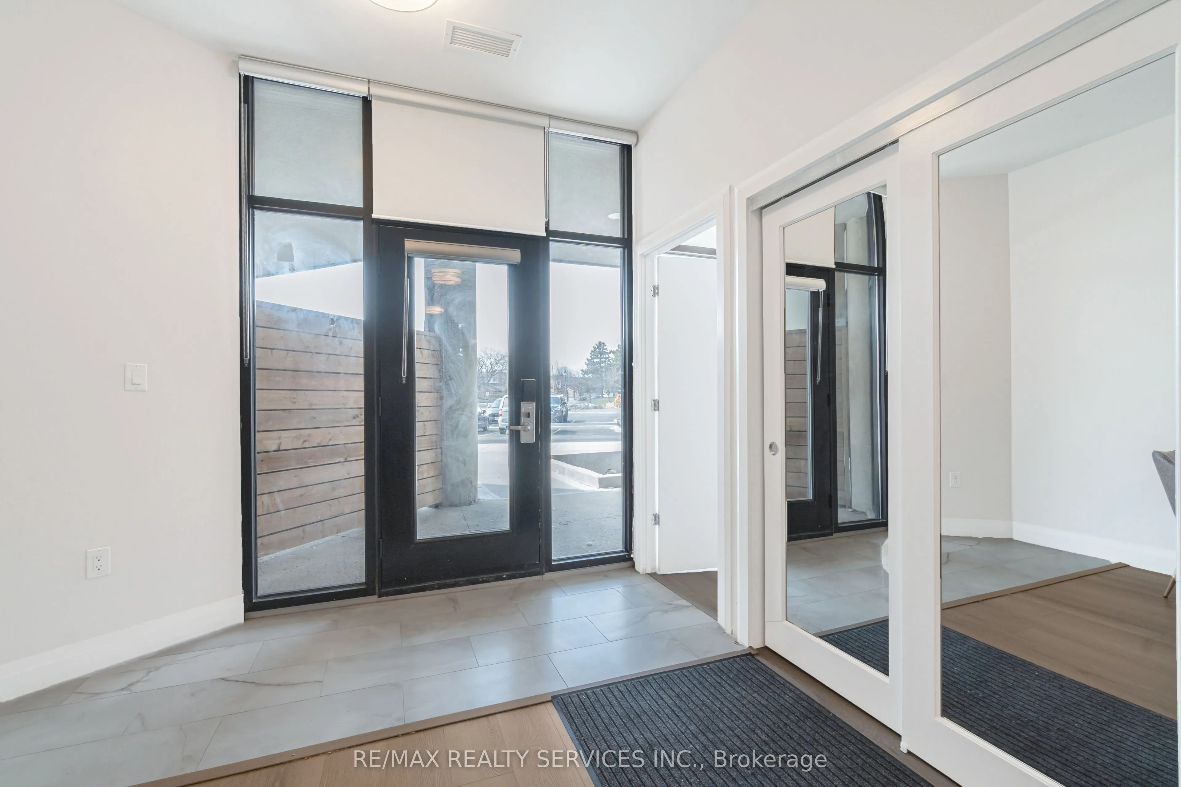 30 DEAN PARK Road, ##4