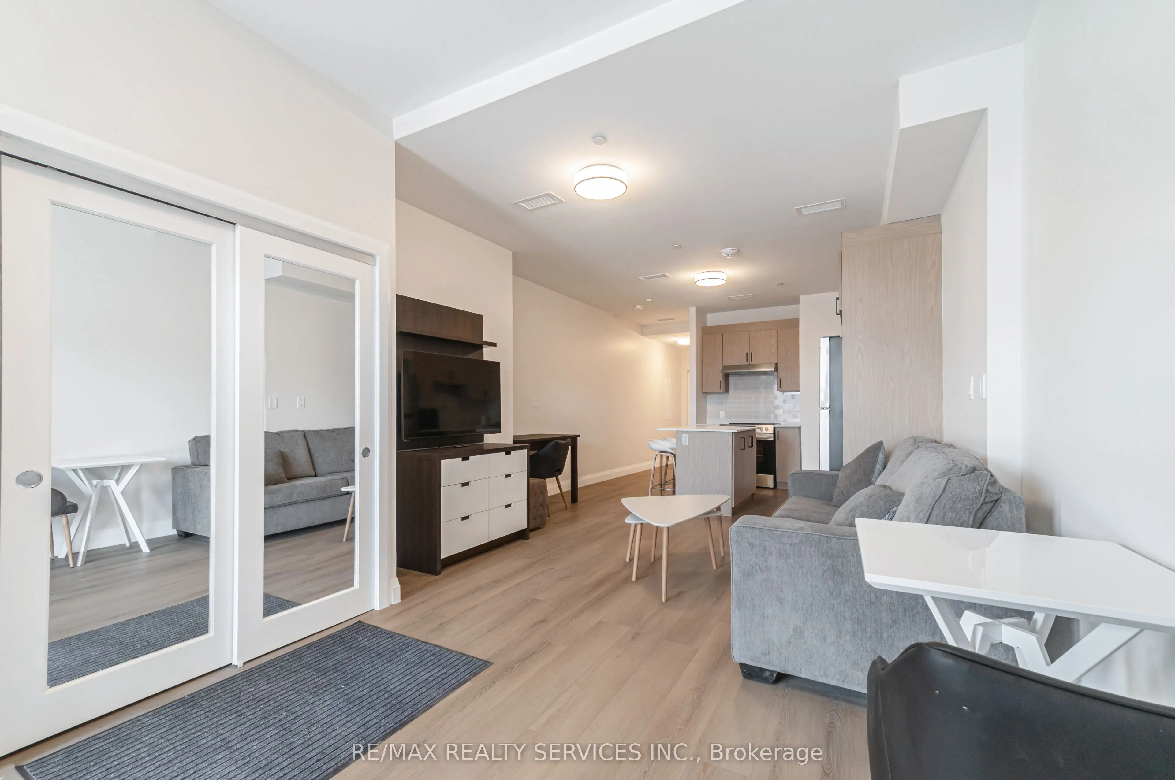 30 DEAN PARK Road, ##4