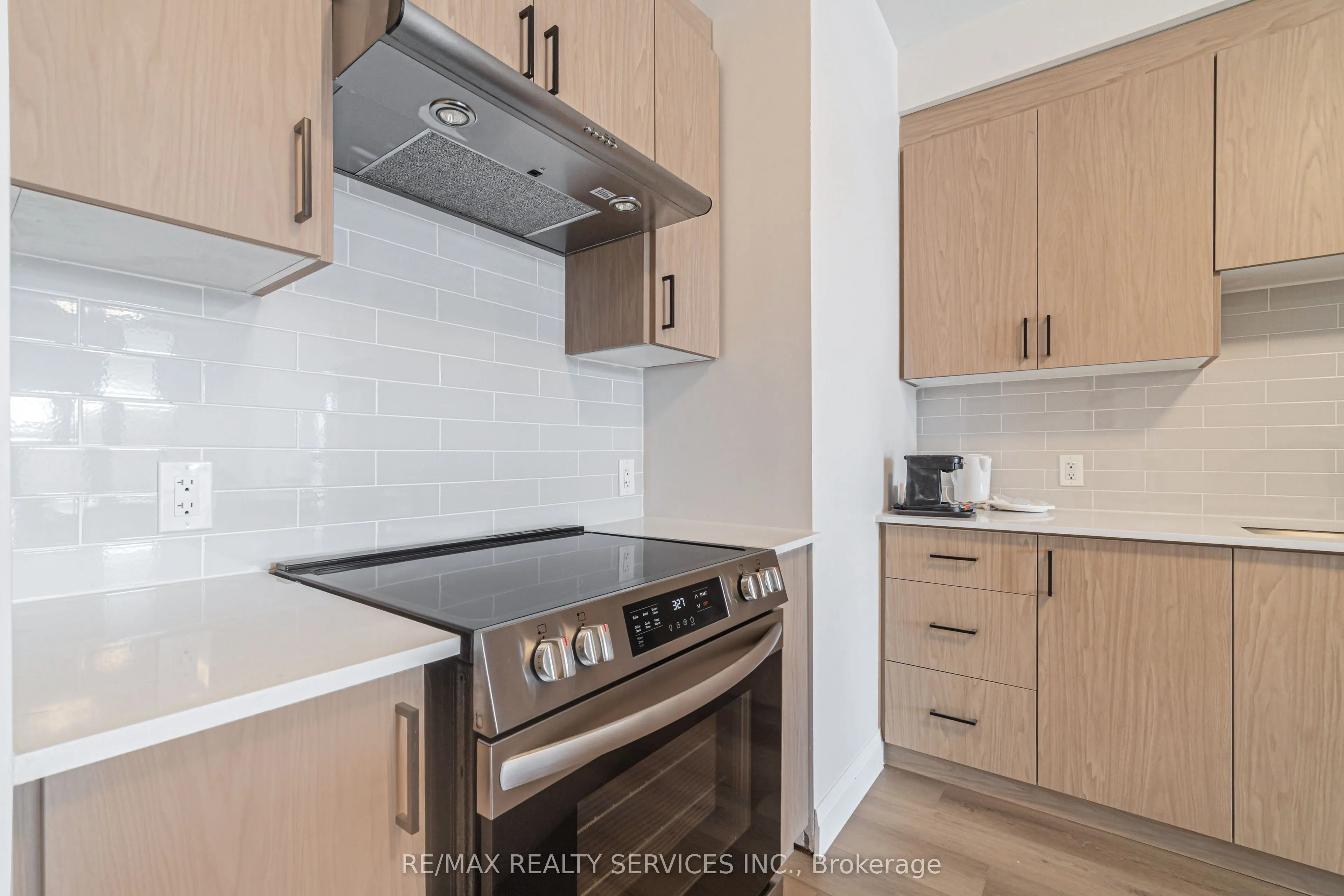 30 DEAN PARK Road, ##4