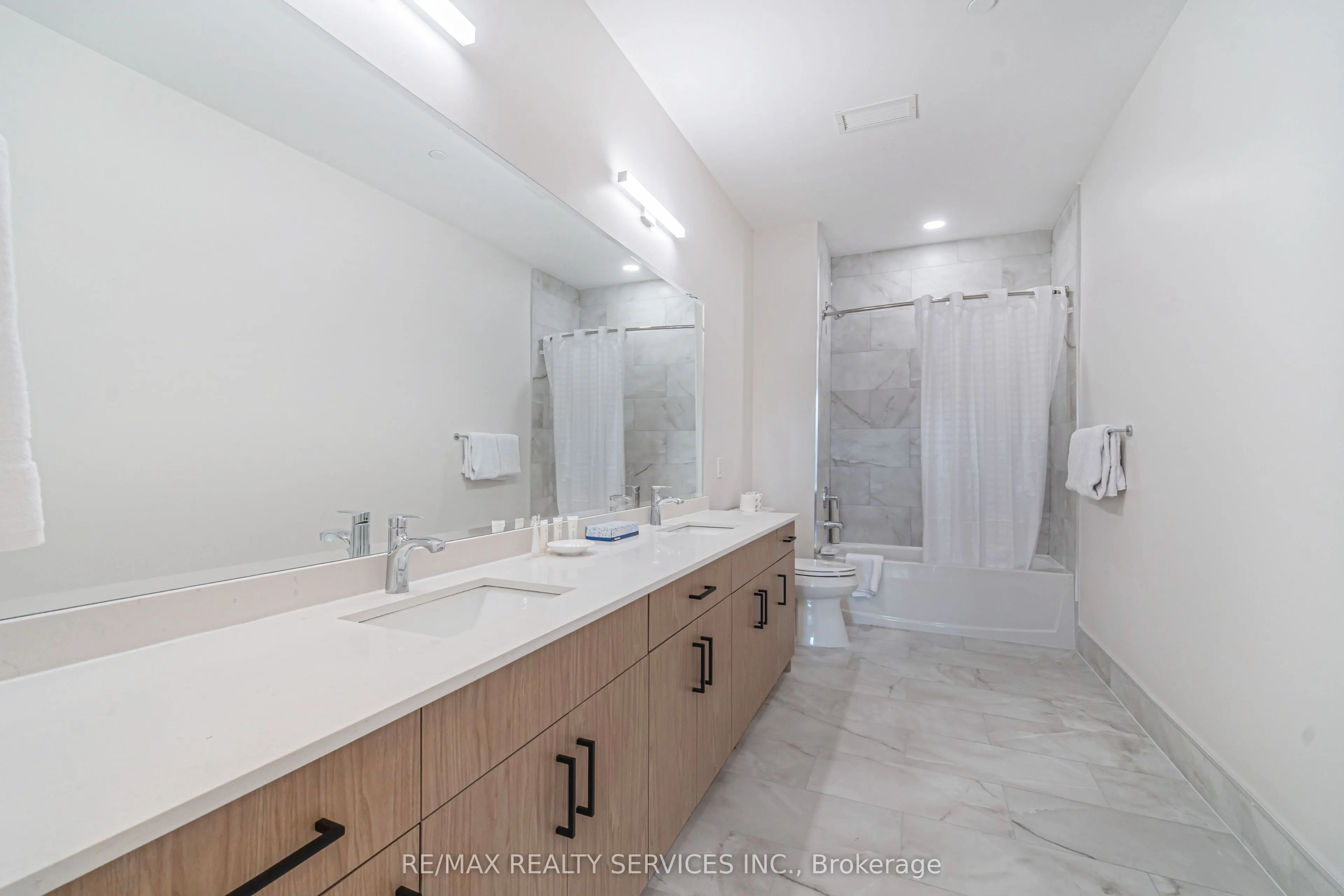 30 DEAN PARK Road, ##4