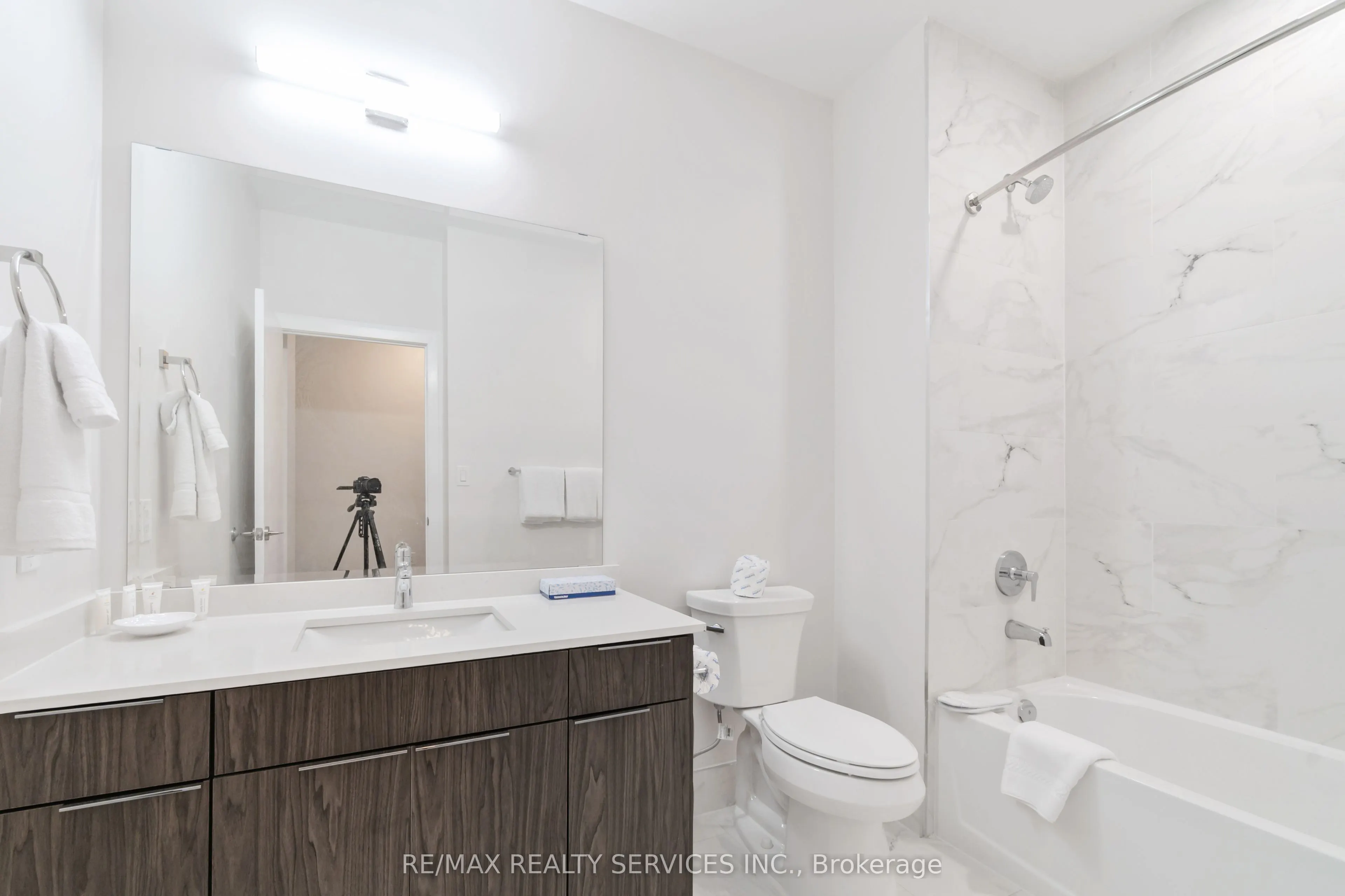 30 DEAN PARK Road, ##5