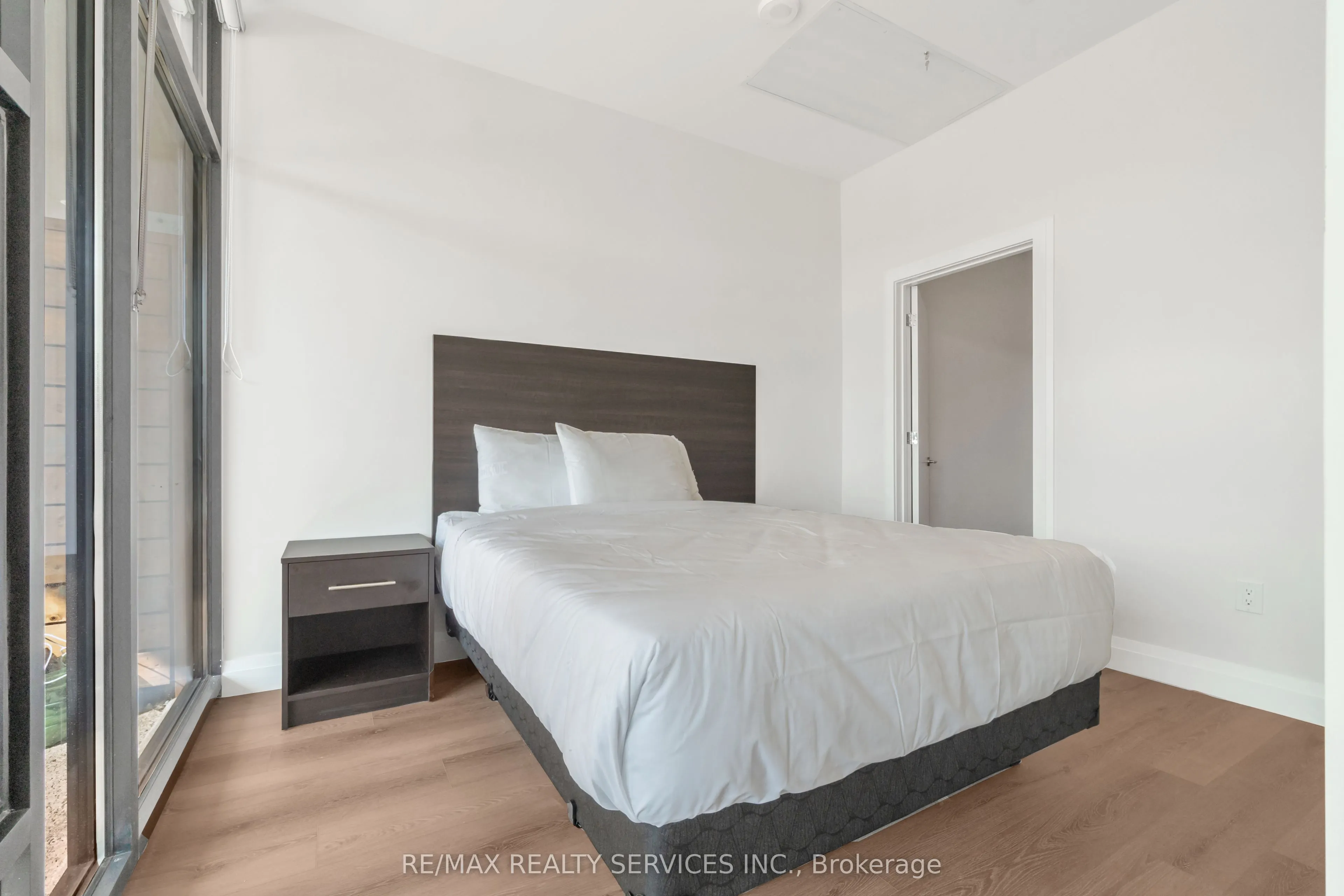 30 DEAN PARK Road, ##5