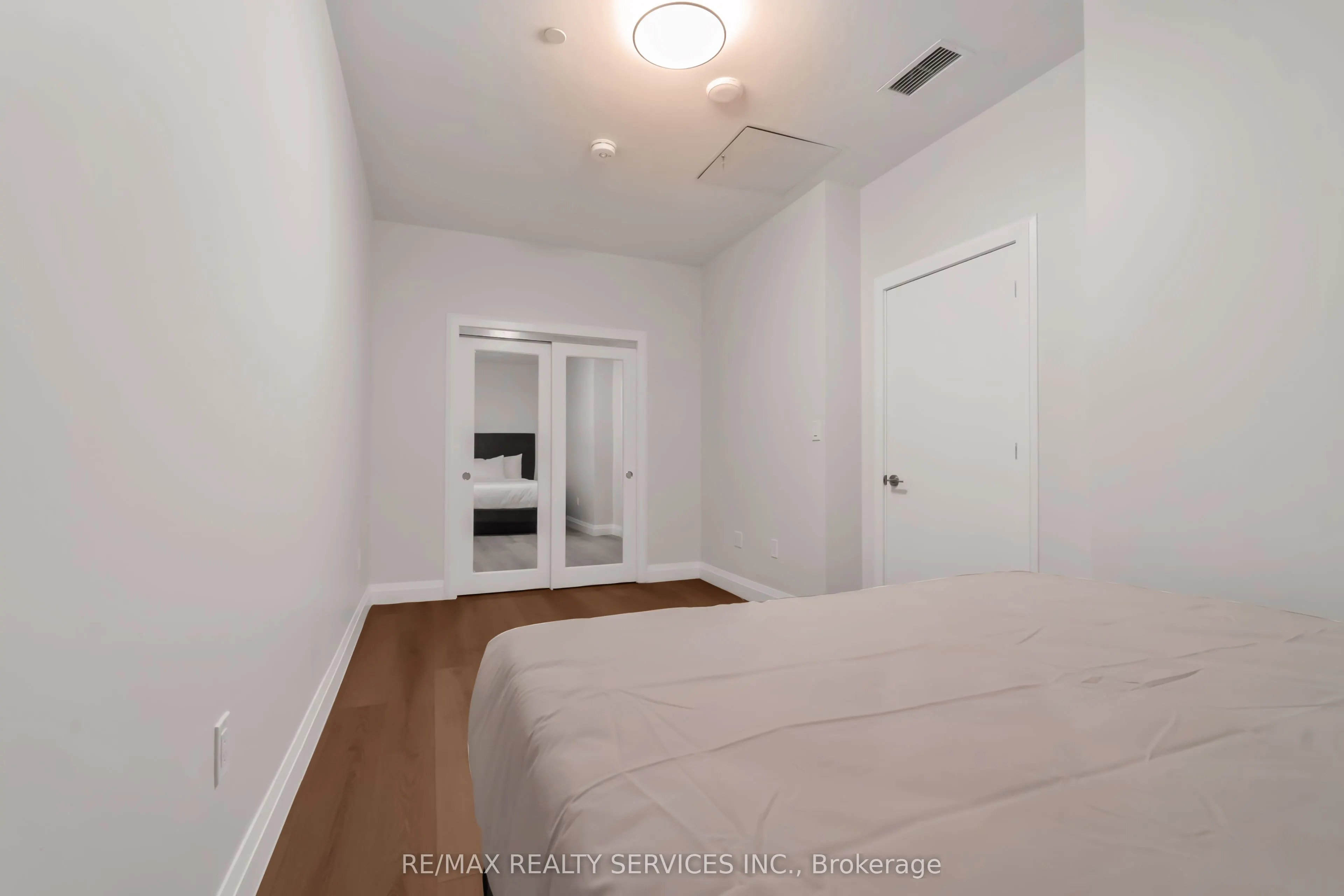 30 DEAN PARK Road, ##5