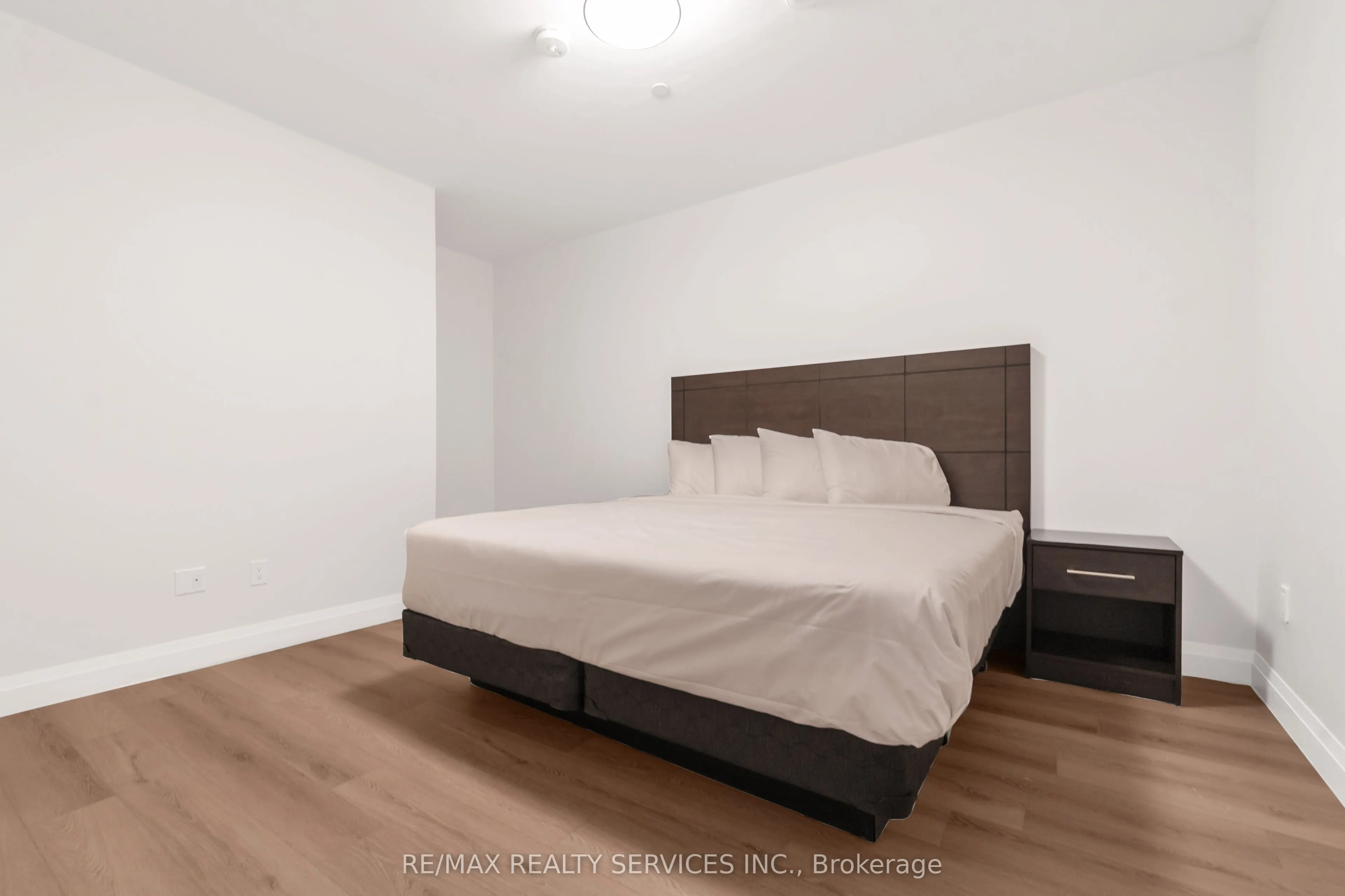 30 DEAN PARK Road, ##5