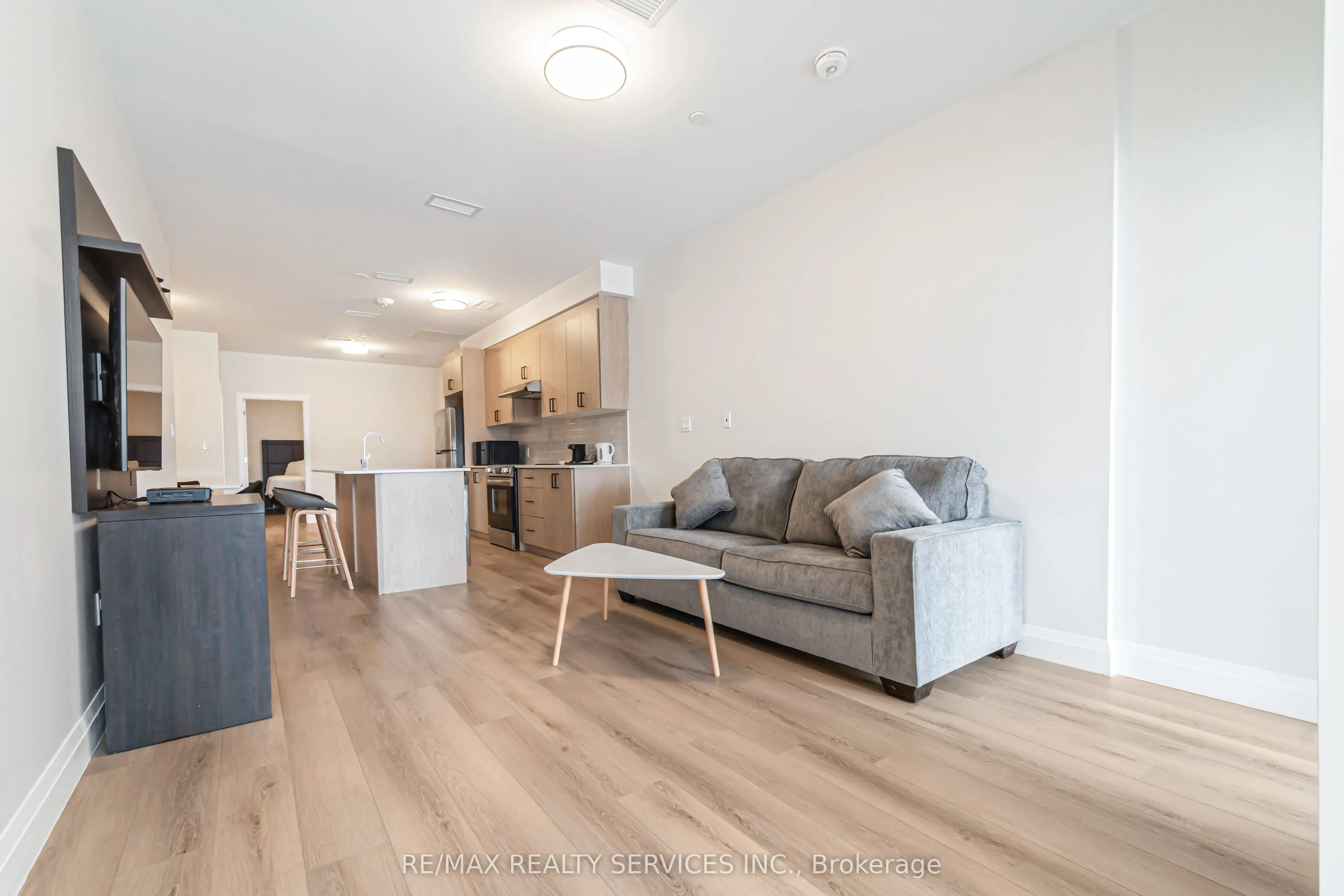 30 DEAN PARK Road, ##6