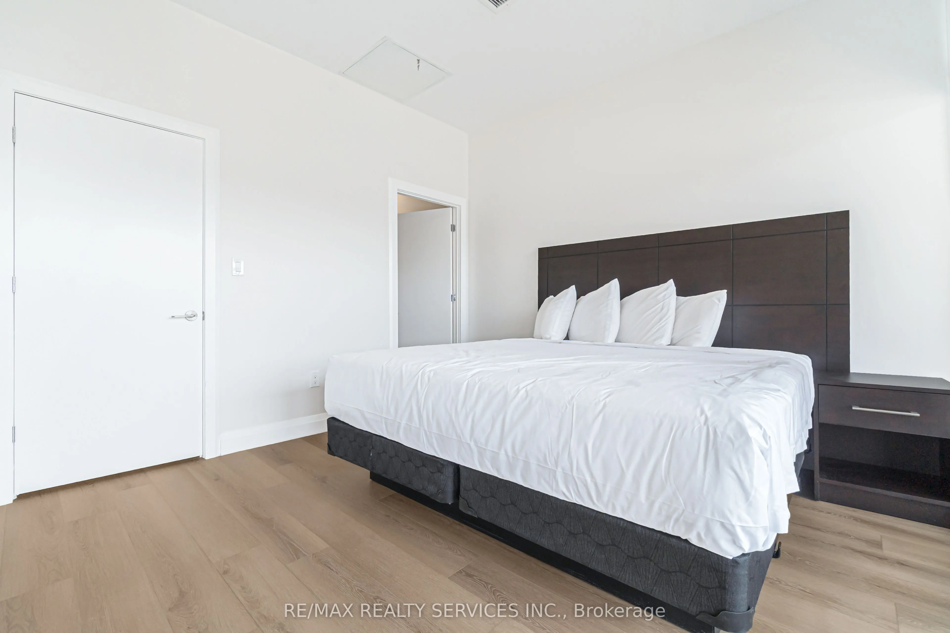 30 DEAN PARK Road, ##6