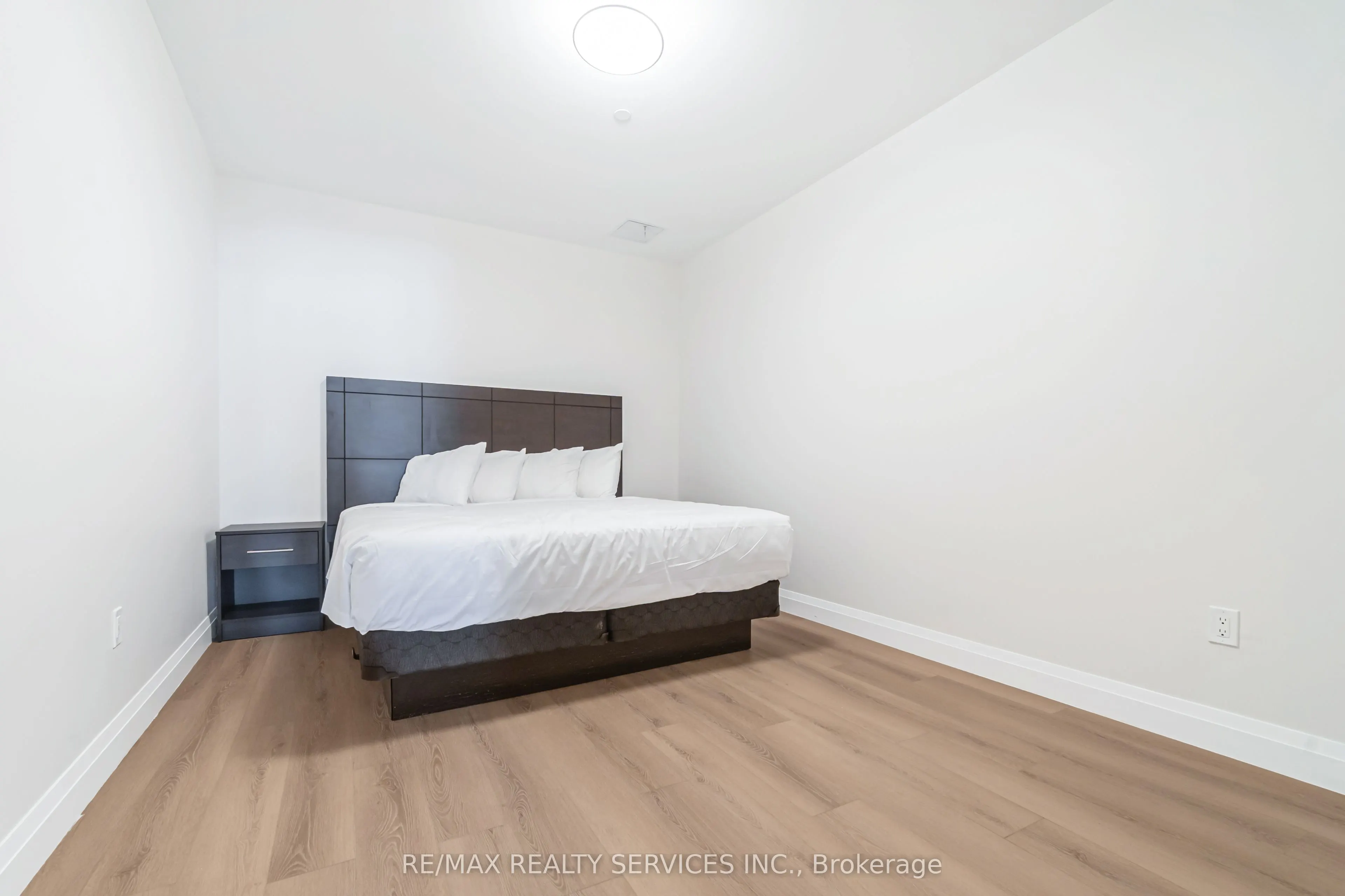 30 DEAN PARK Road, ##6