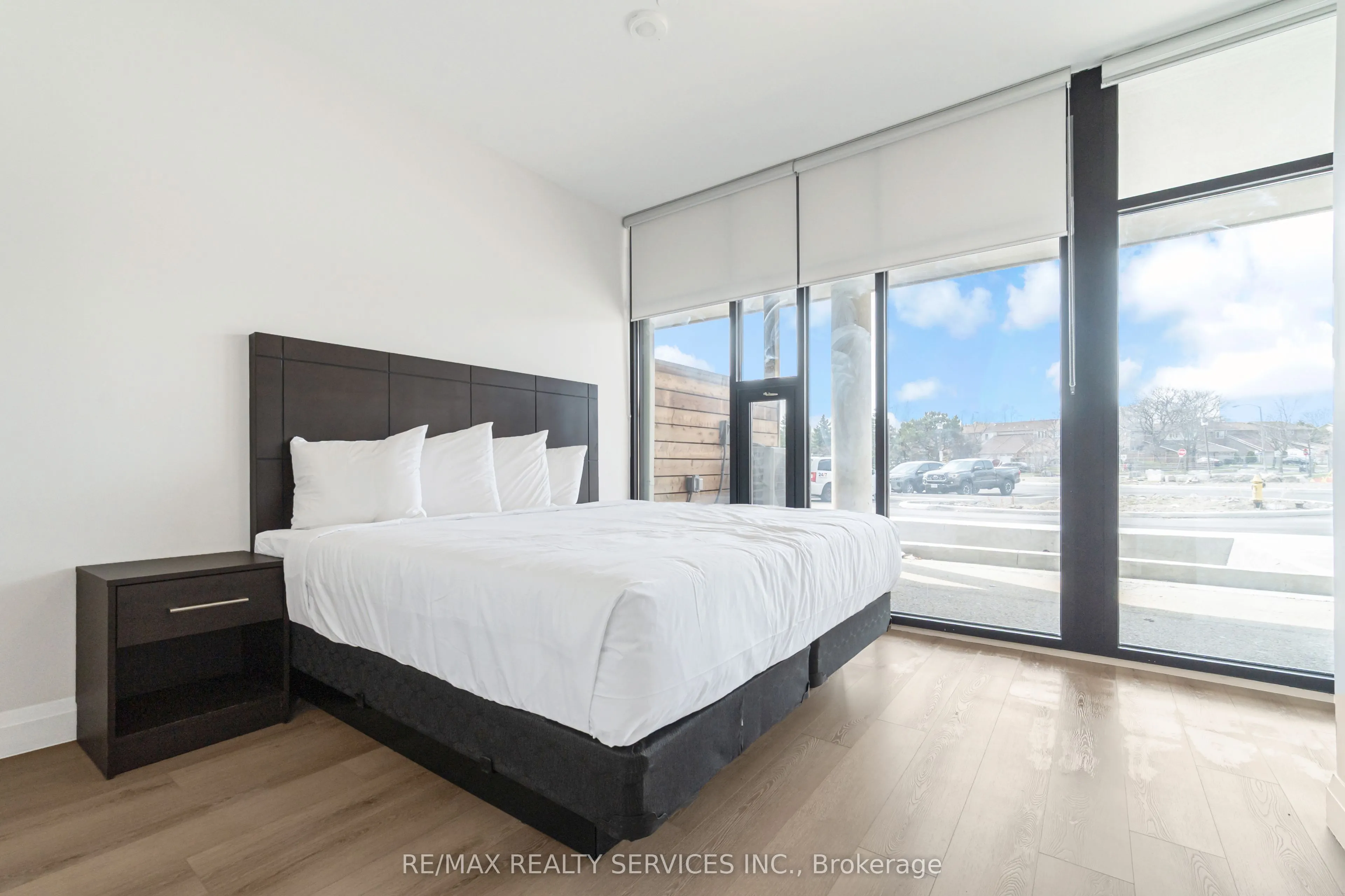 30 DEAN PARK Road, ##6
