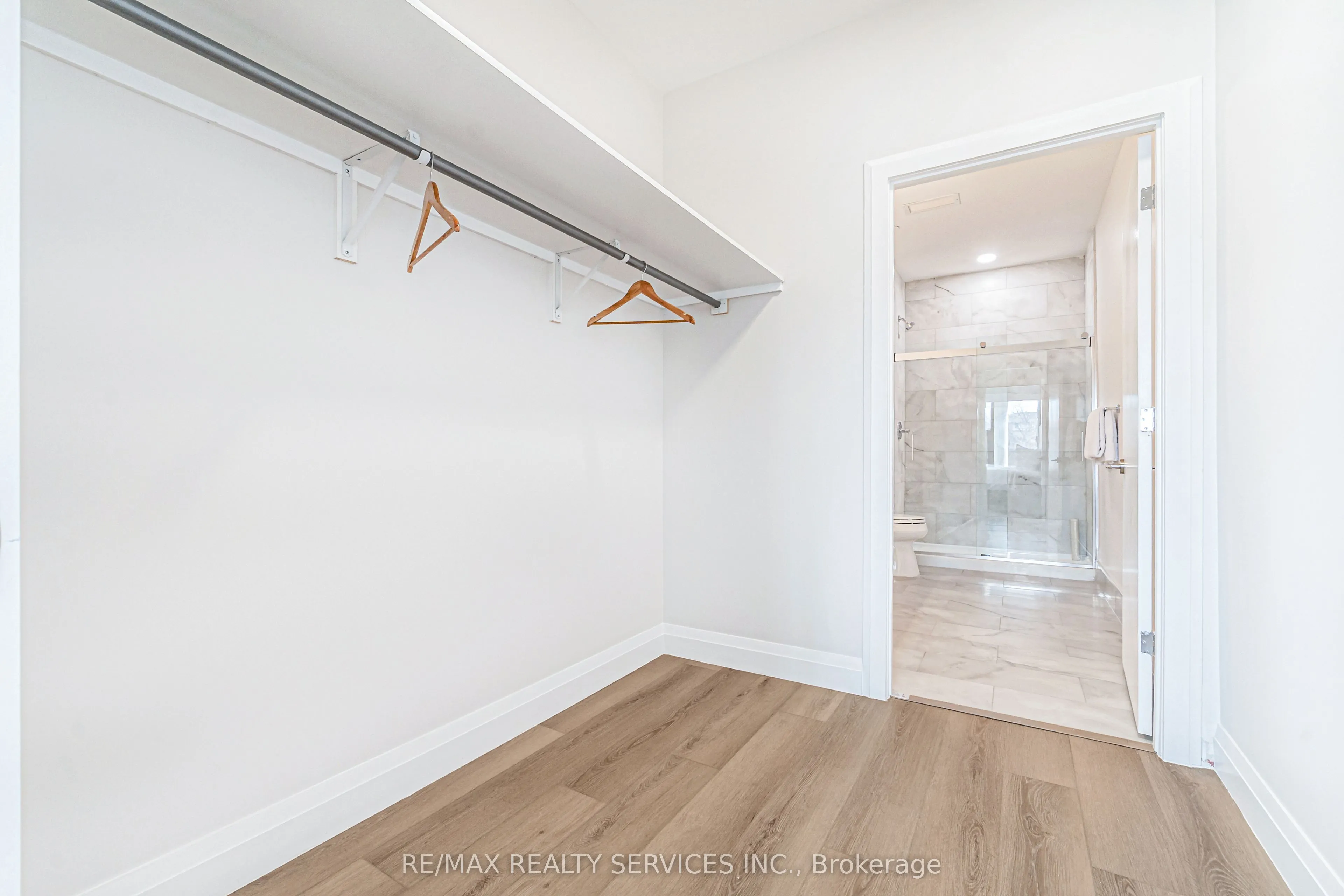 30 DEAN PARK Road, ##6