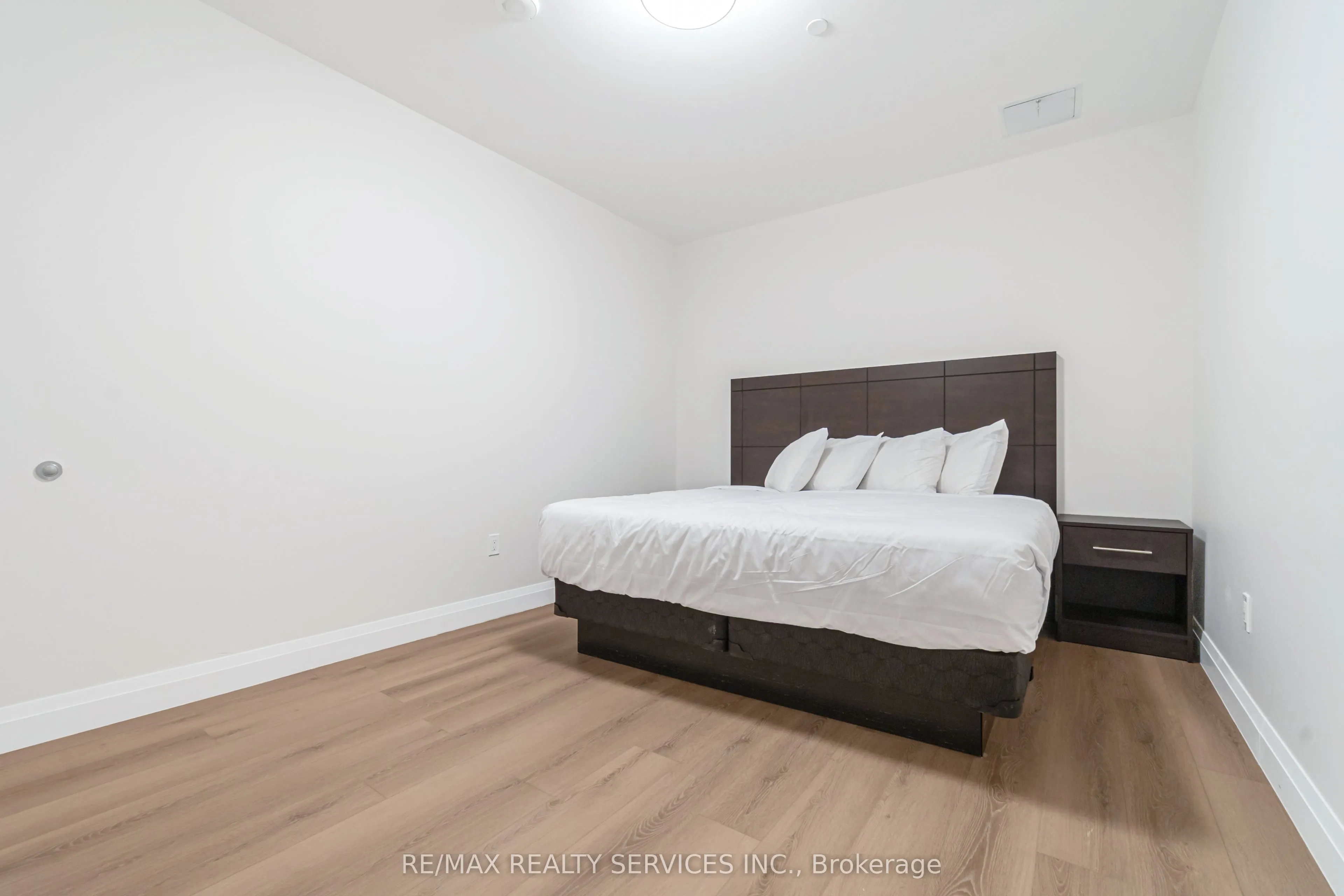 30 DEAN PARK Road, ##6