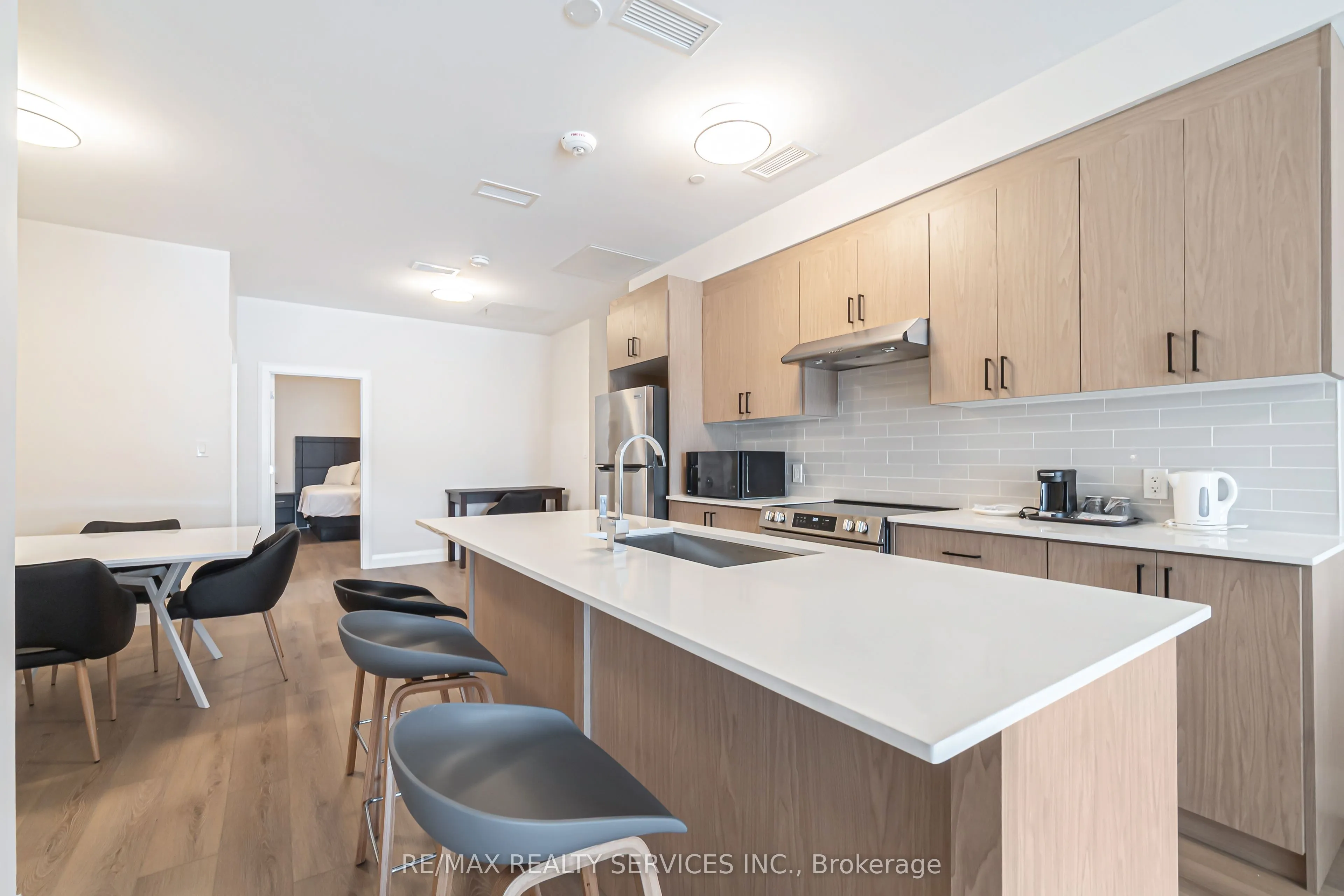 30 DEAN PARK Road, ##6