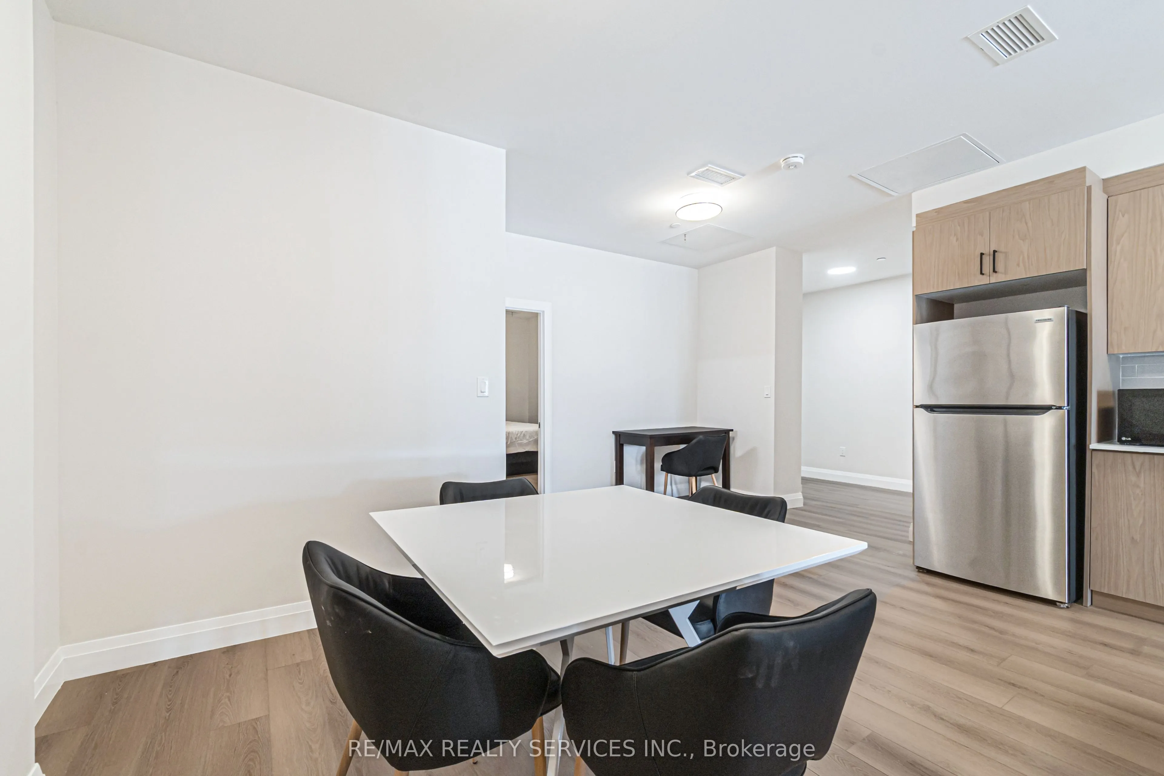 30 DEAN PARK Road, ##6