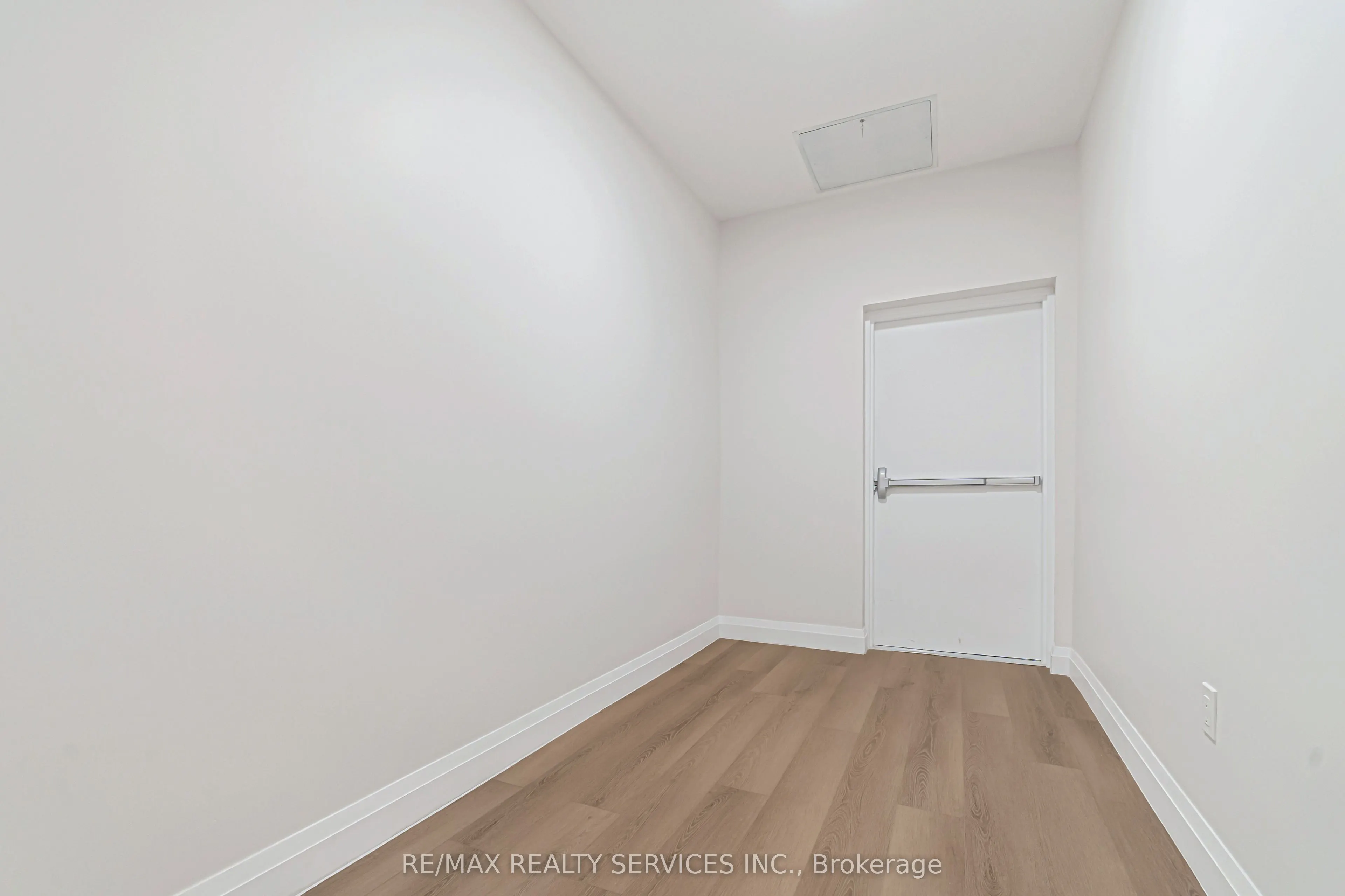 30 DEAN PARK Road, ##6