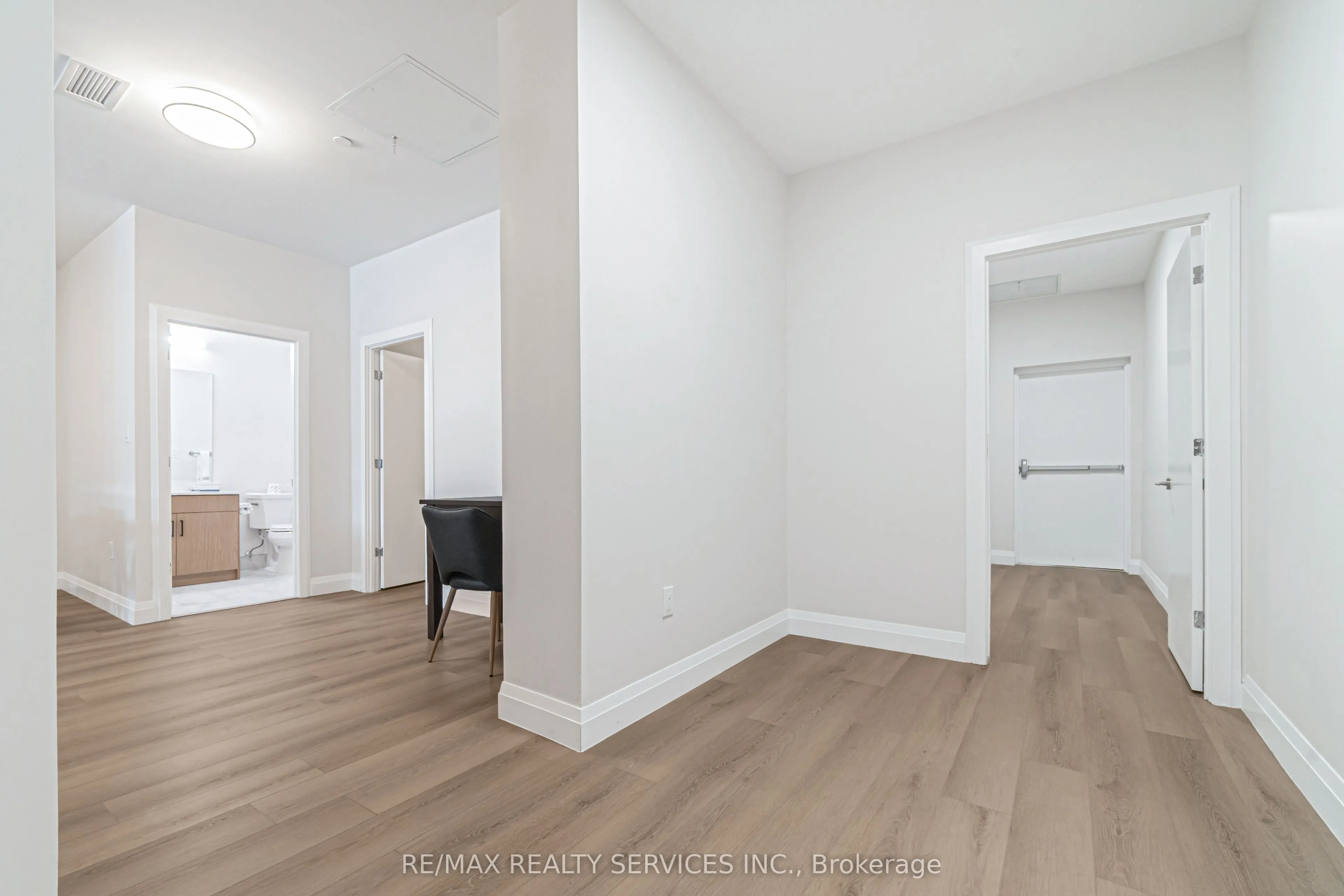 30 DEAN PARK Road, ##6