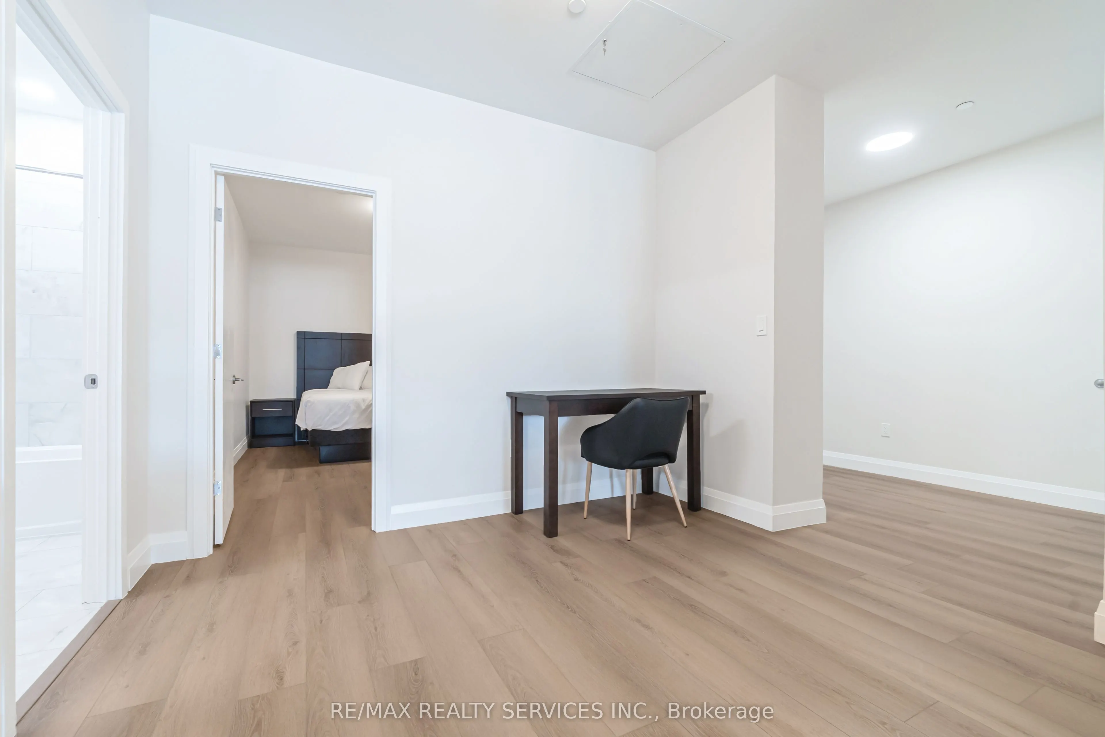 30 DEAN PARK Road, ##6