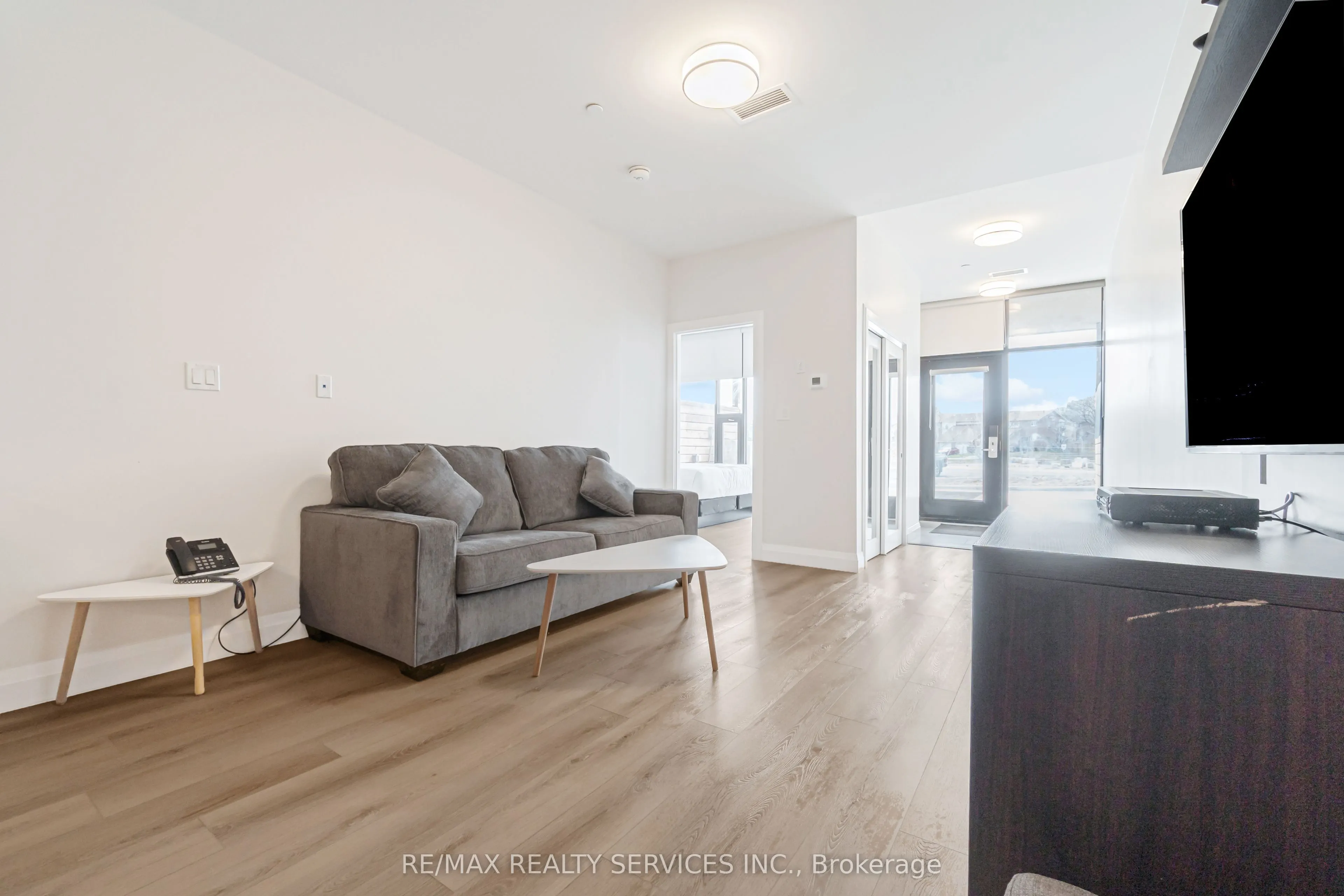 30 DEAN PARK Road, ##6