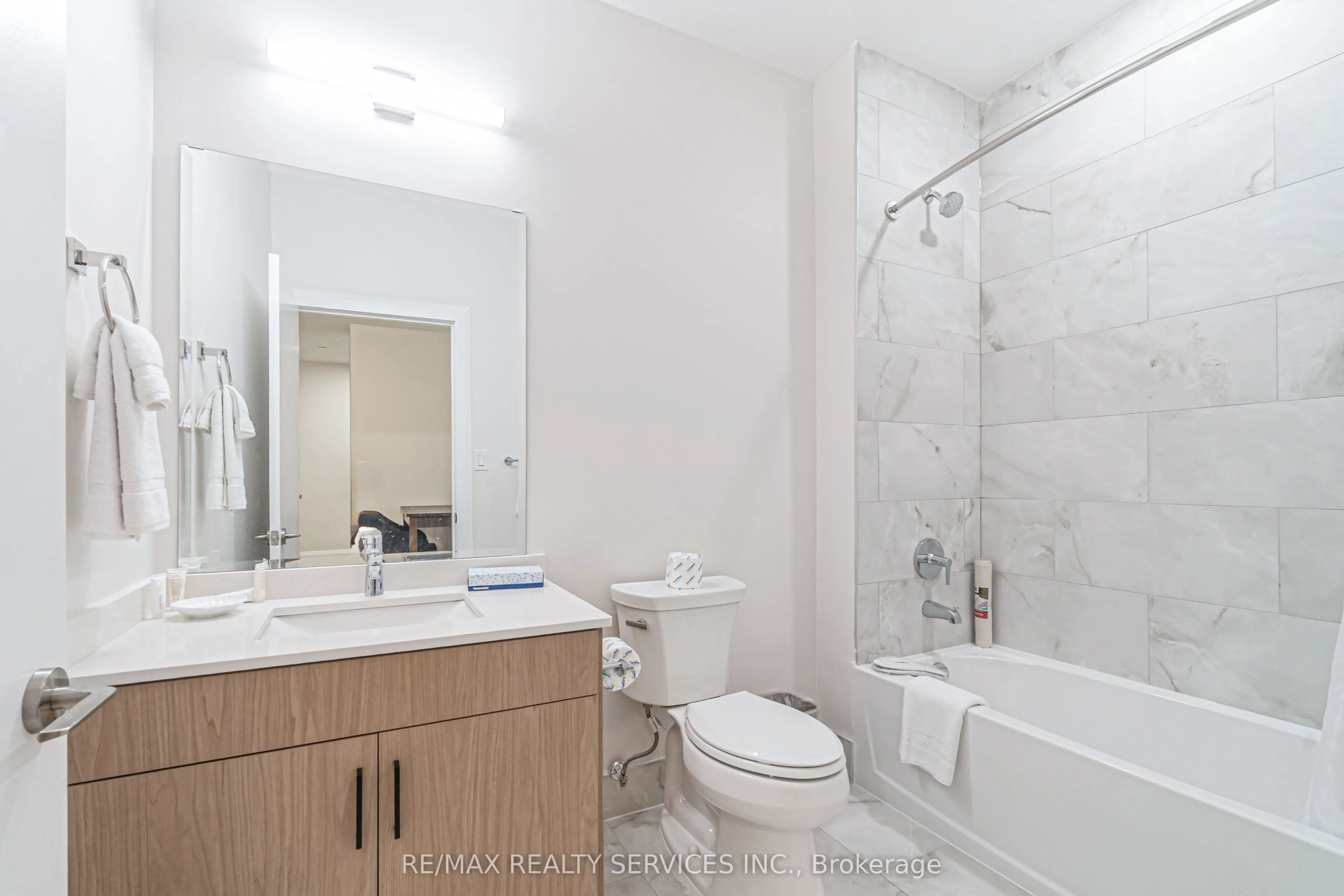 30 DEAN PARK Road, ##6