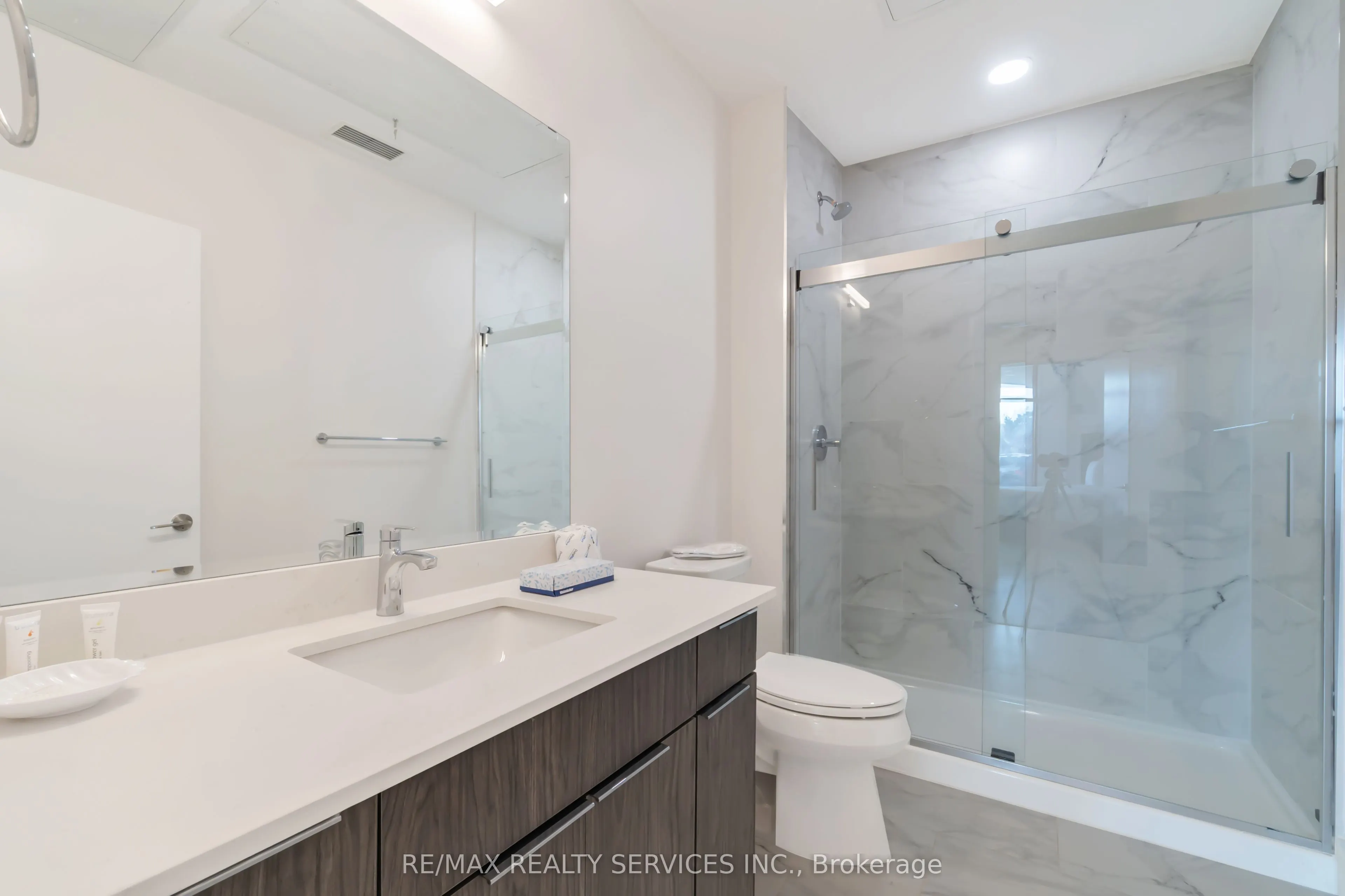 30 DEAN PARK Road, ##7