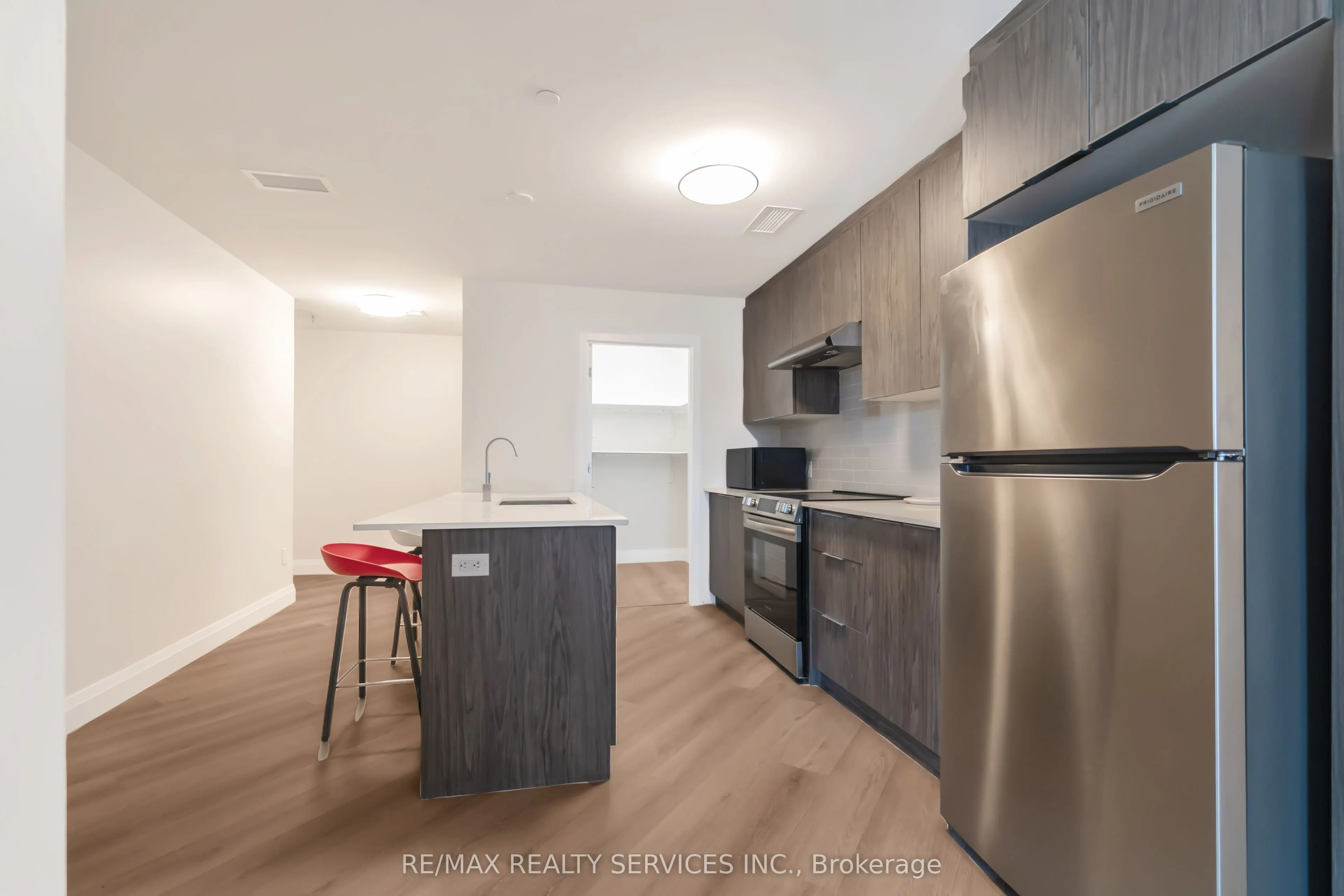 30 DEAN PARK Road, ##7