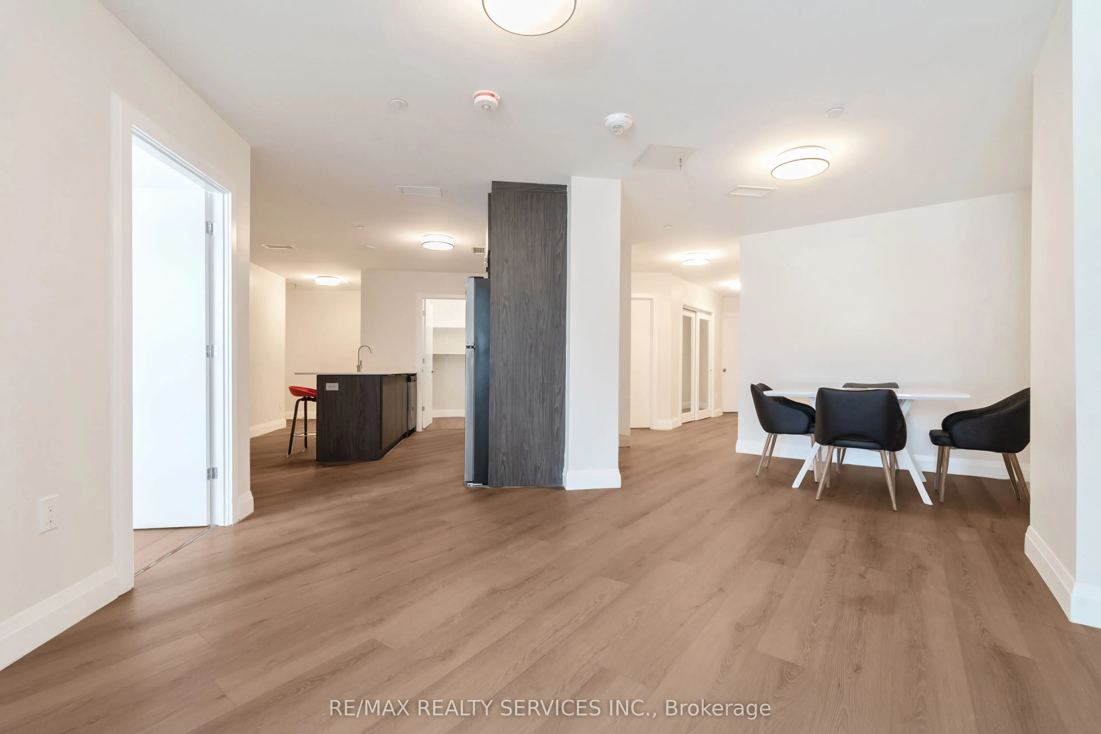 30 DEAN PARK Road, ##7