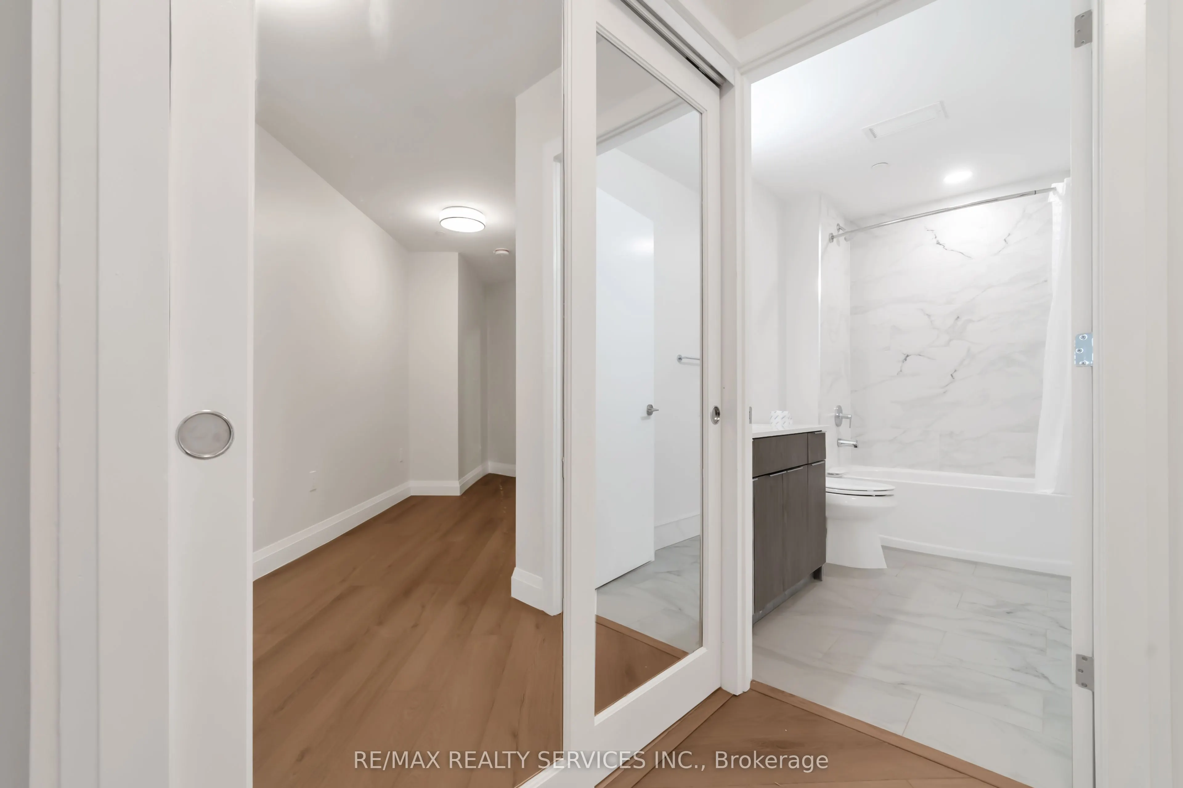 30 DEAN PARK Road, ##7