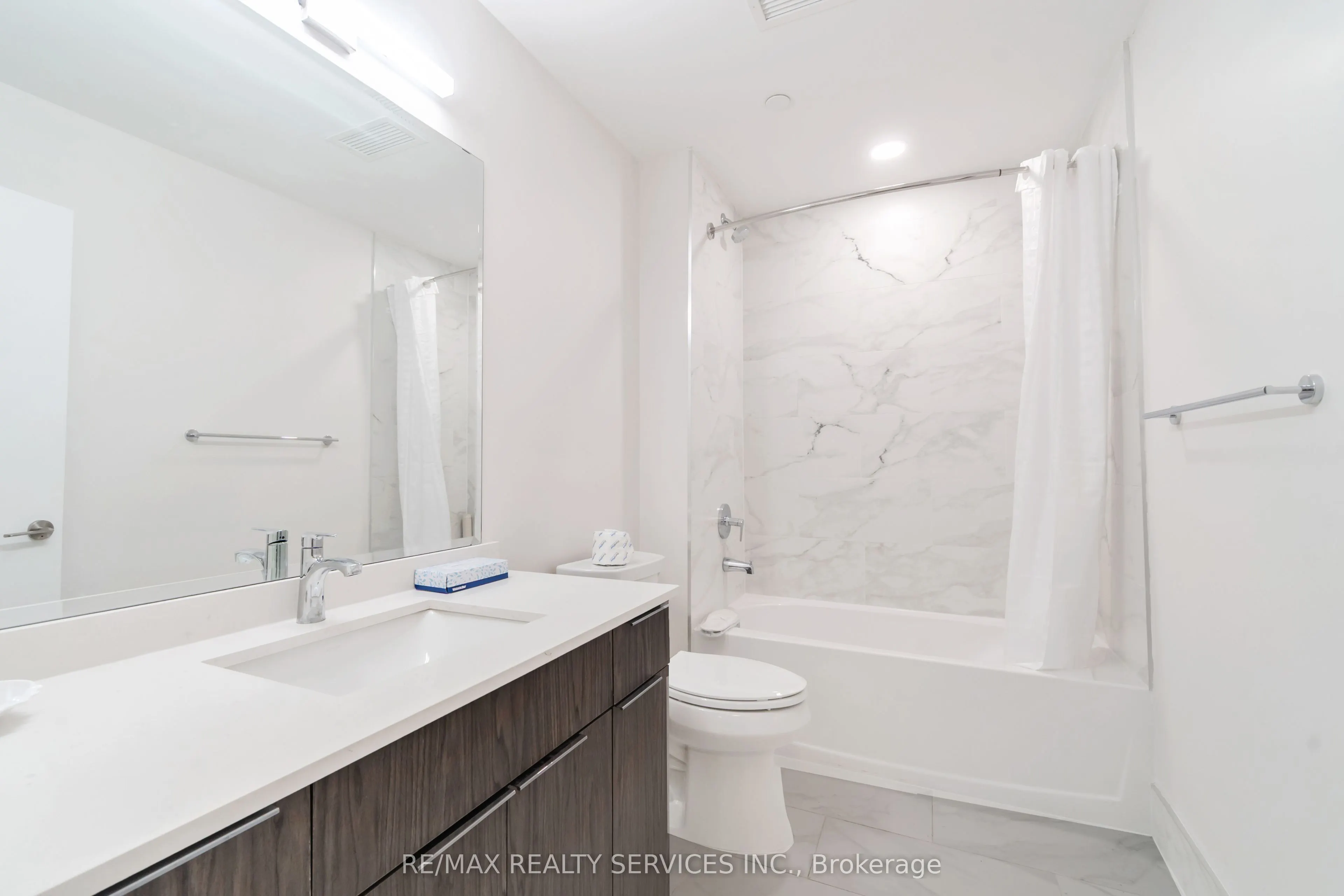 30 DEAN PARK Road, ##7