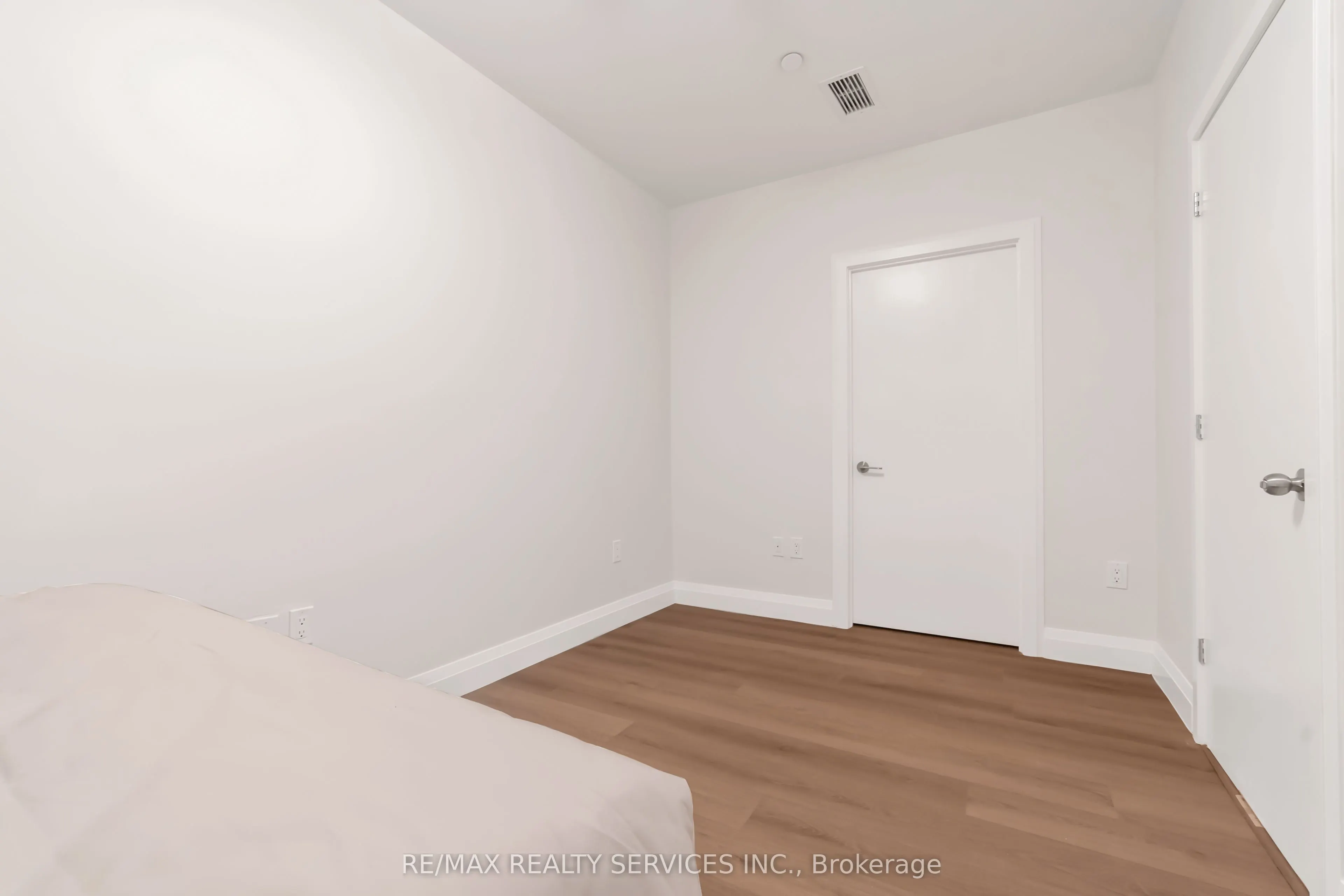 30 DEAN PARK Road, ##7