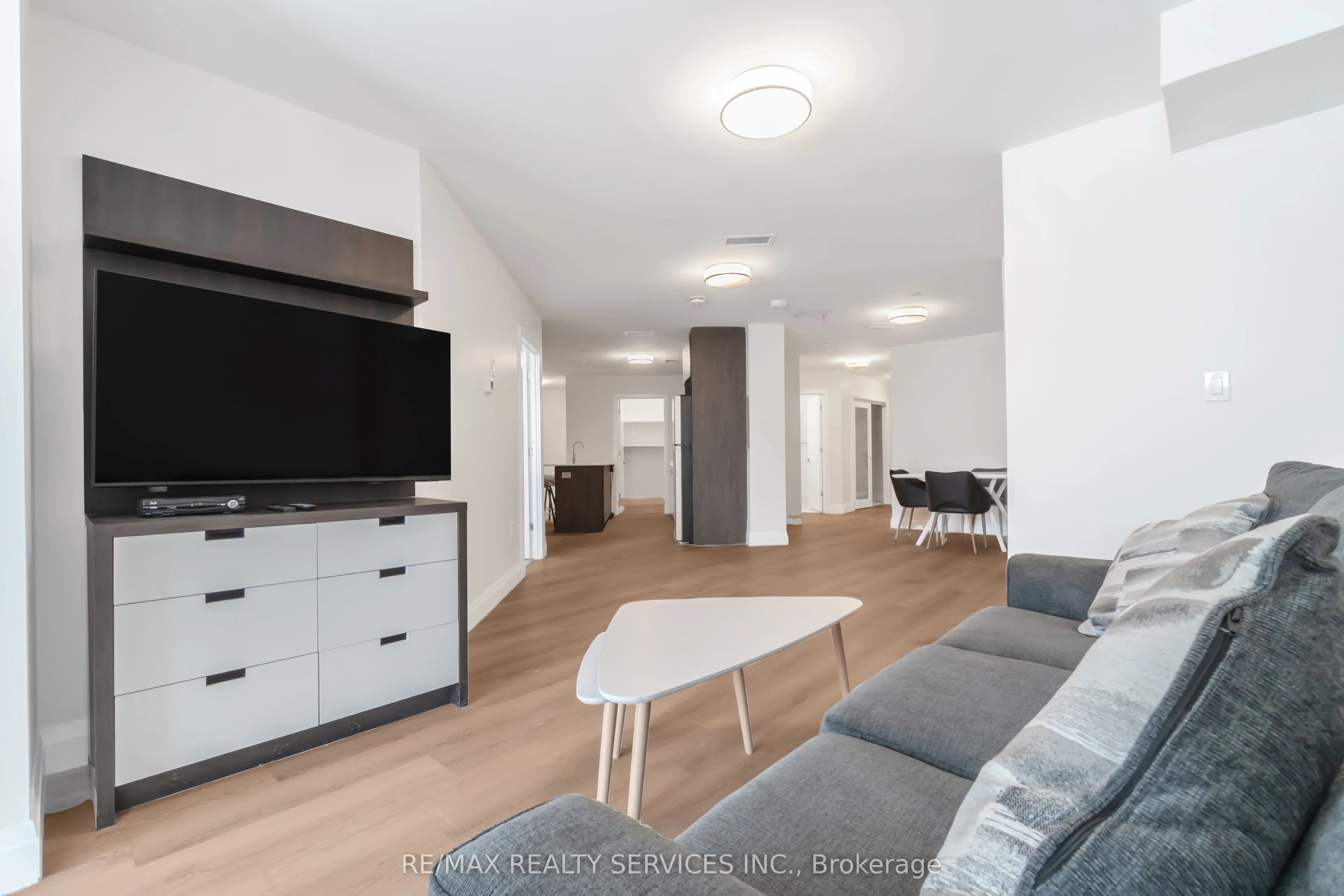 30 DEAN PARK Road, ##7