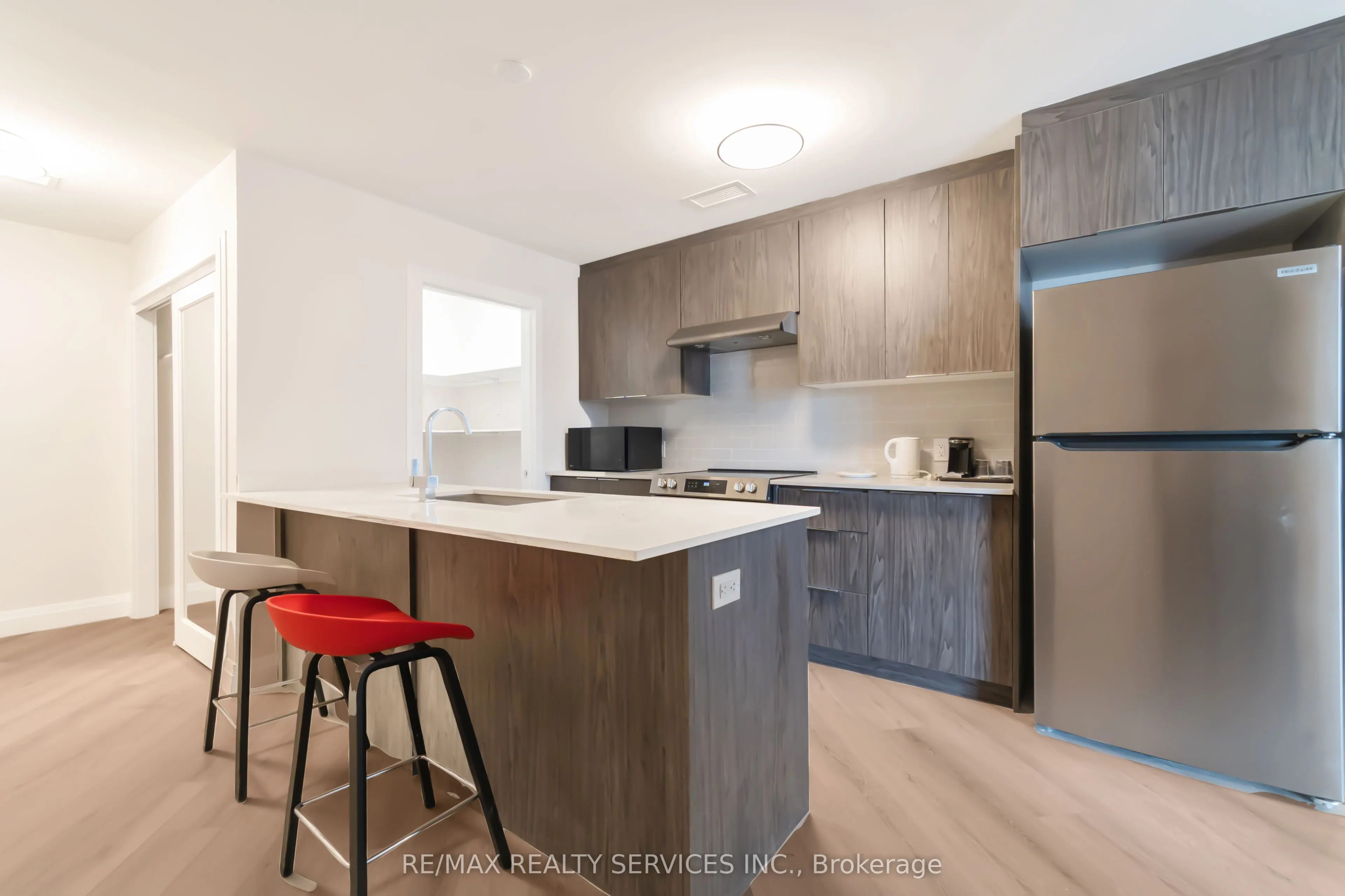 30 DEAN PARK Road, ##7