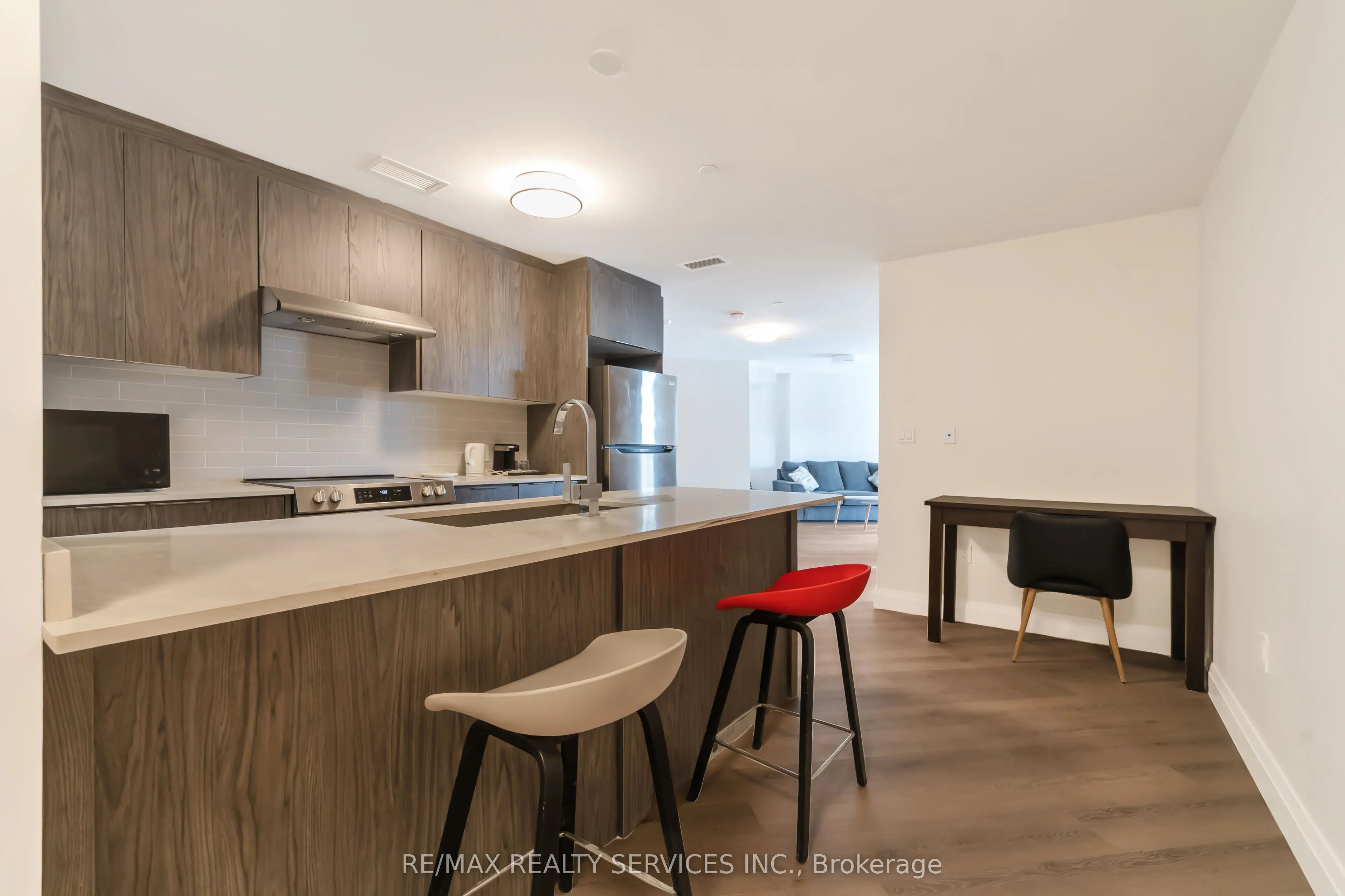 30 DEAN PARK Road, ##7