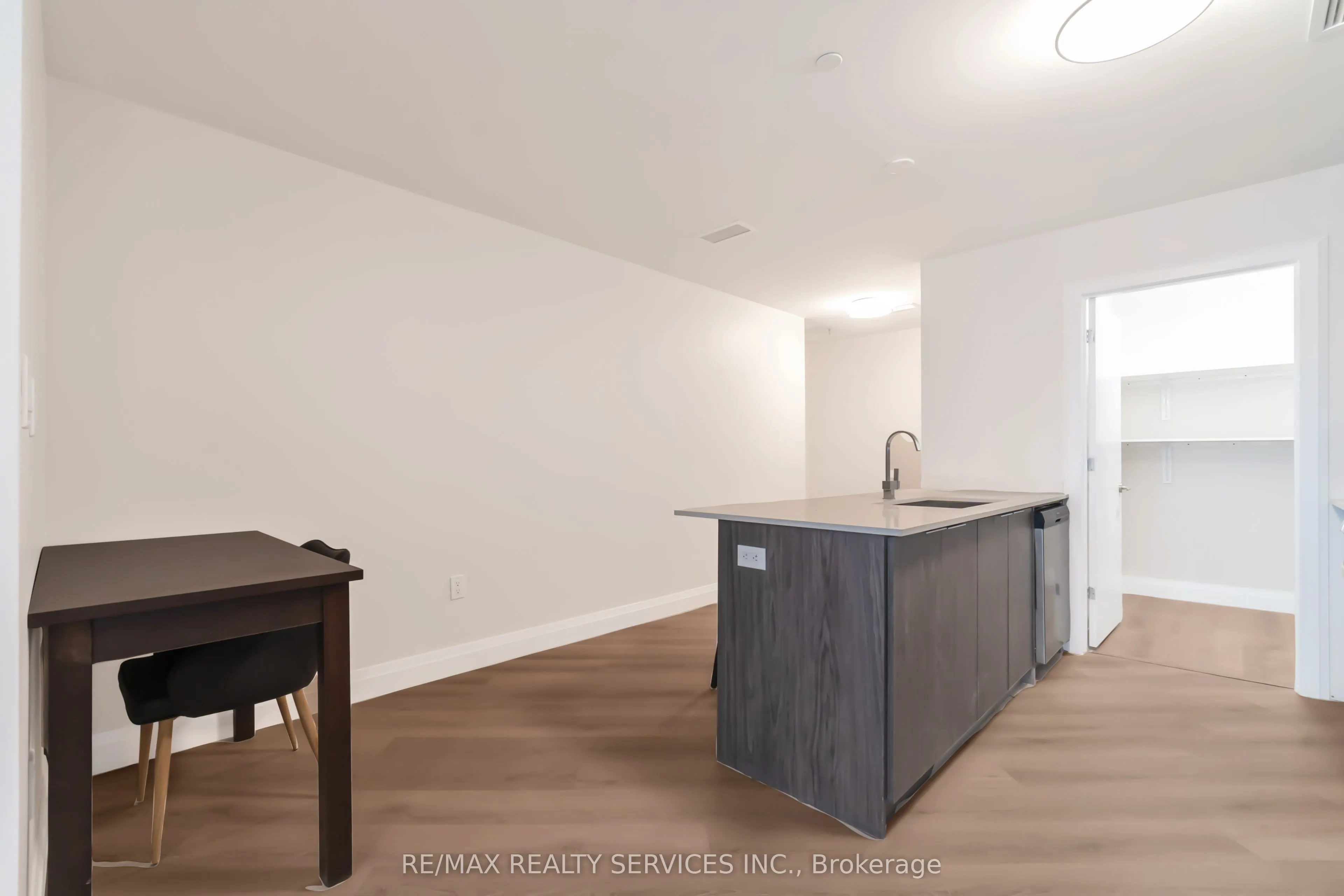 30 DEAN PARK Road, ##7