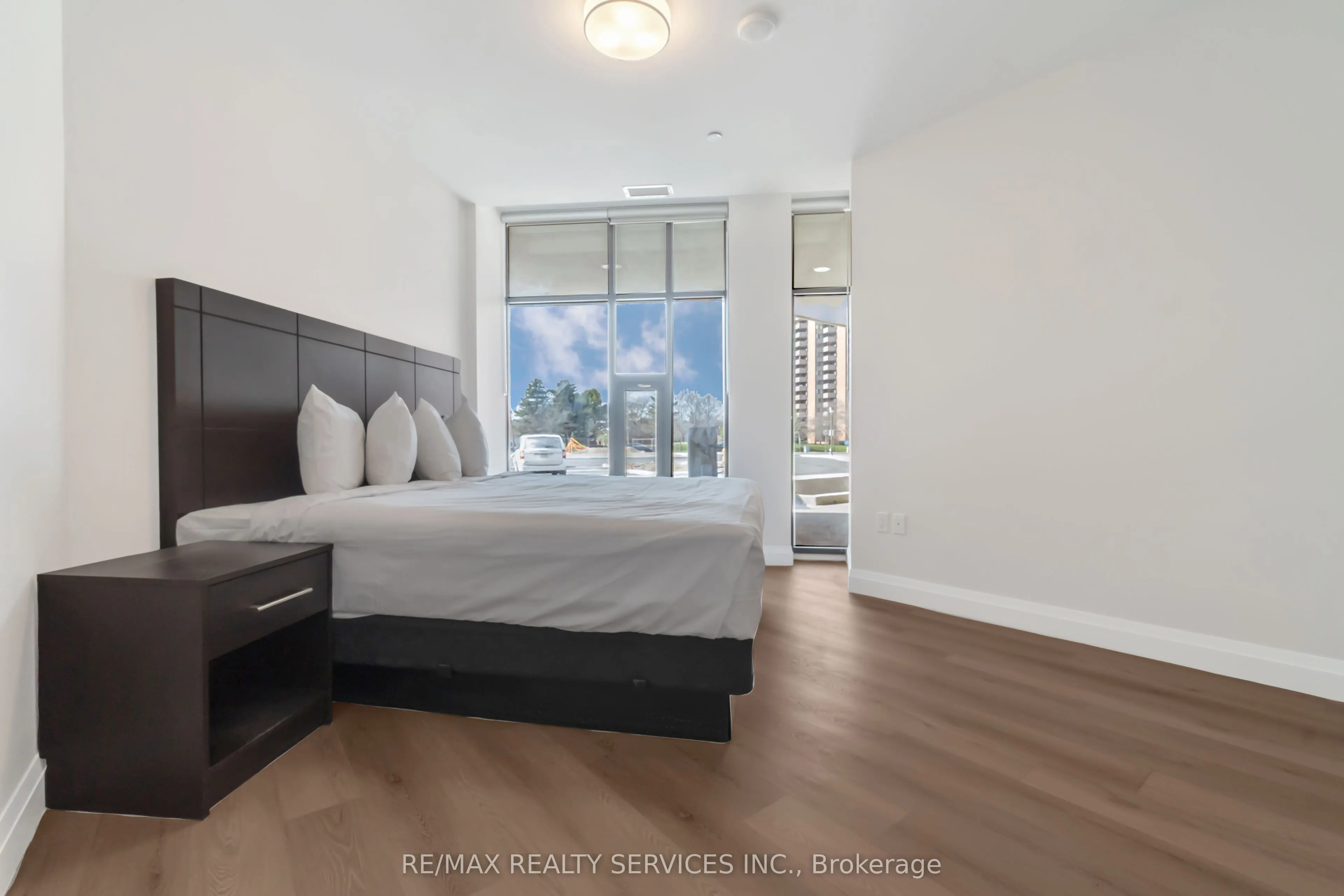 30 DEAN PARK Road, ##7