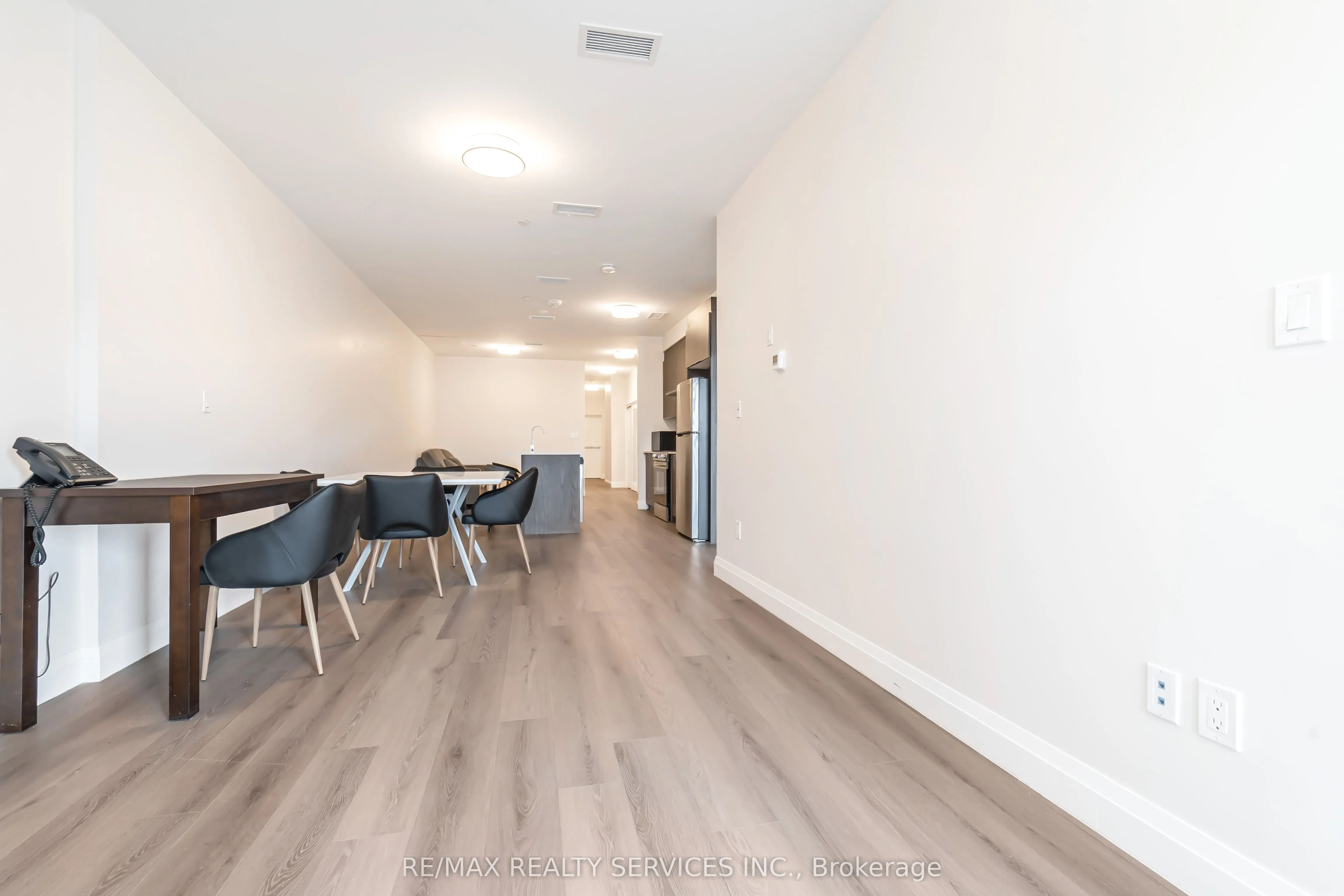 30 DEAN PARK Road, ##8