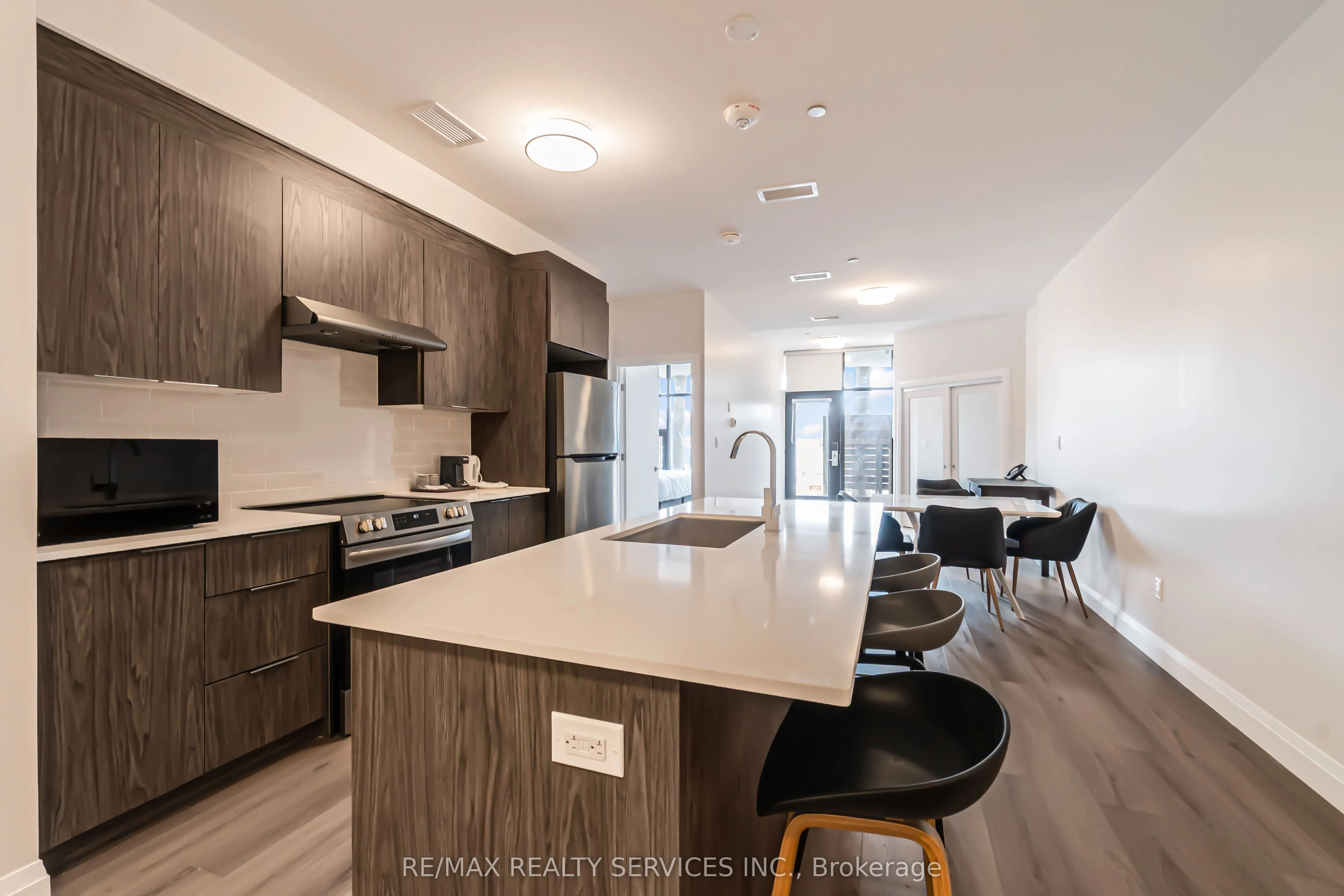 30 DEAN PARK Road, ##8