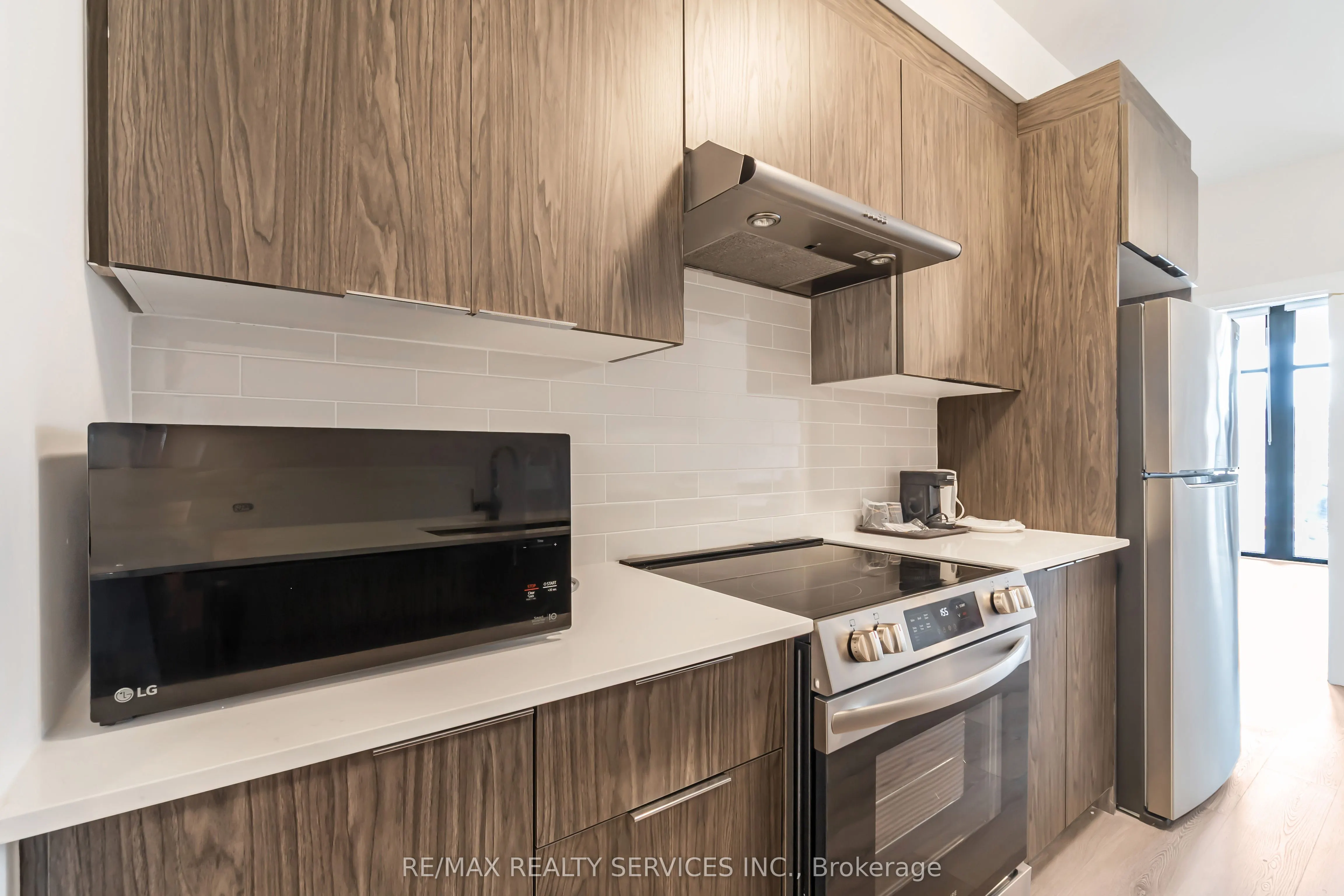 30 DEAN PARK Road, ##8