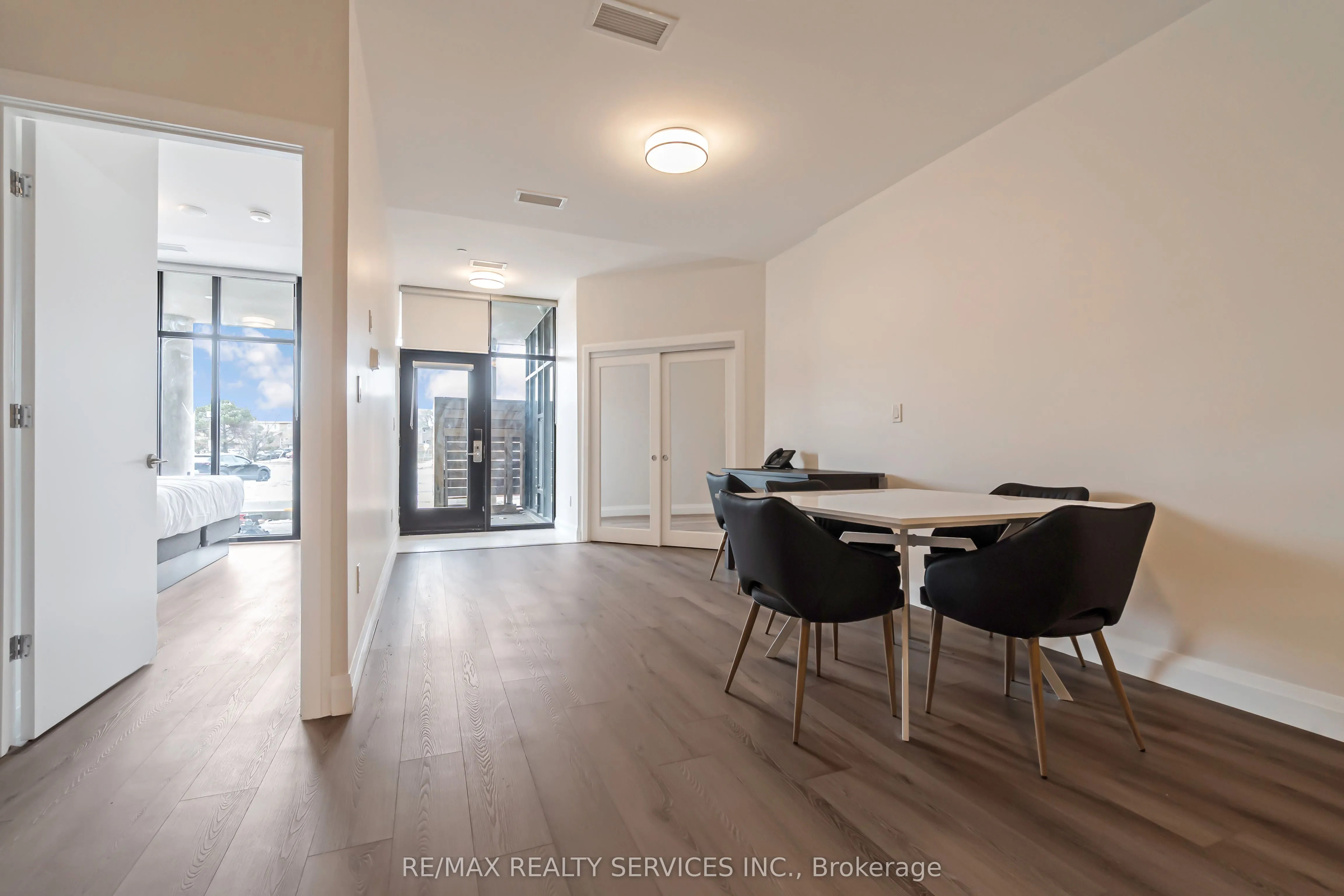 30 DEAN PARK Road, ##8