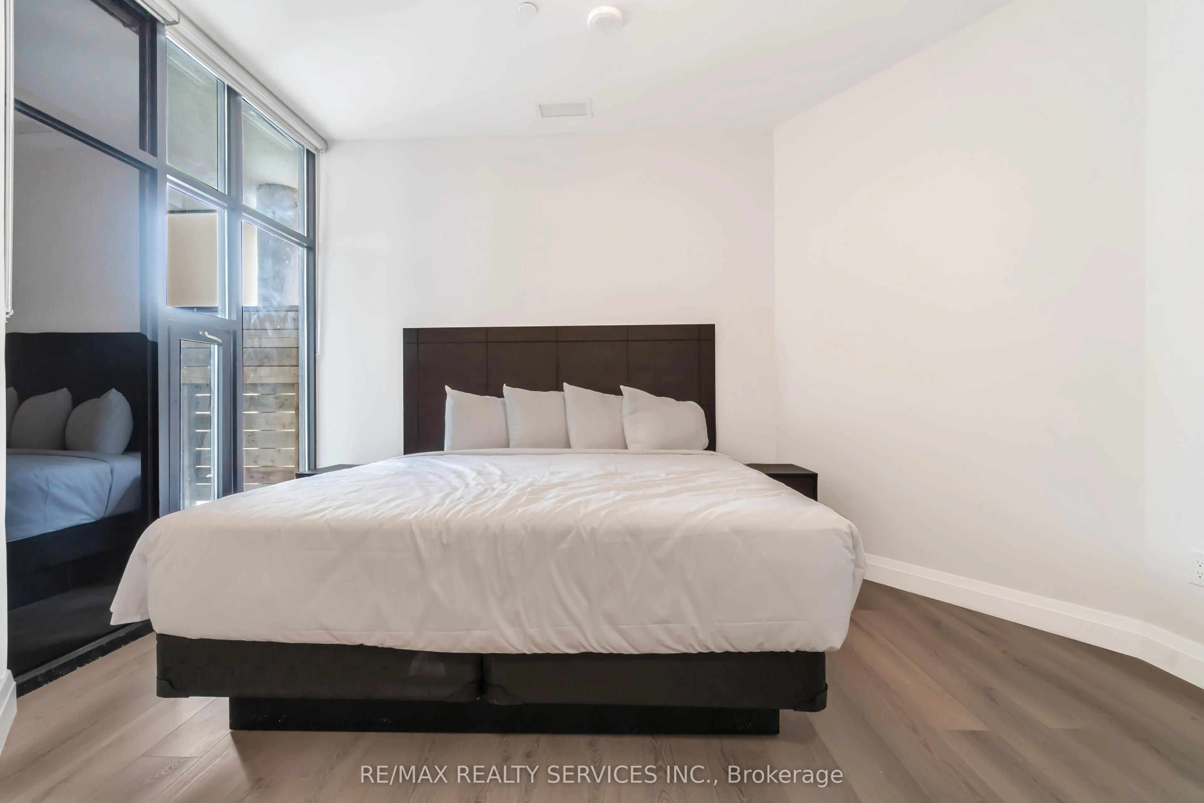 30 DEAN PARK Road, ##9