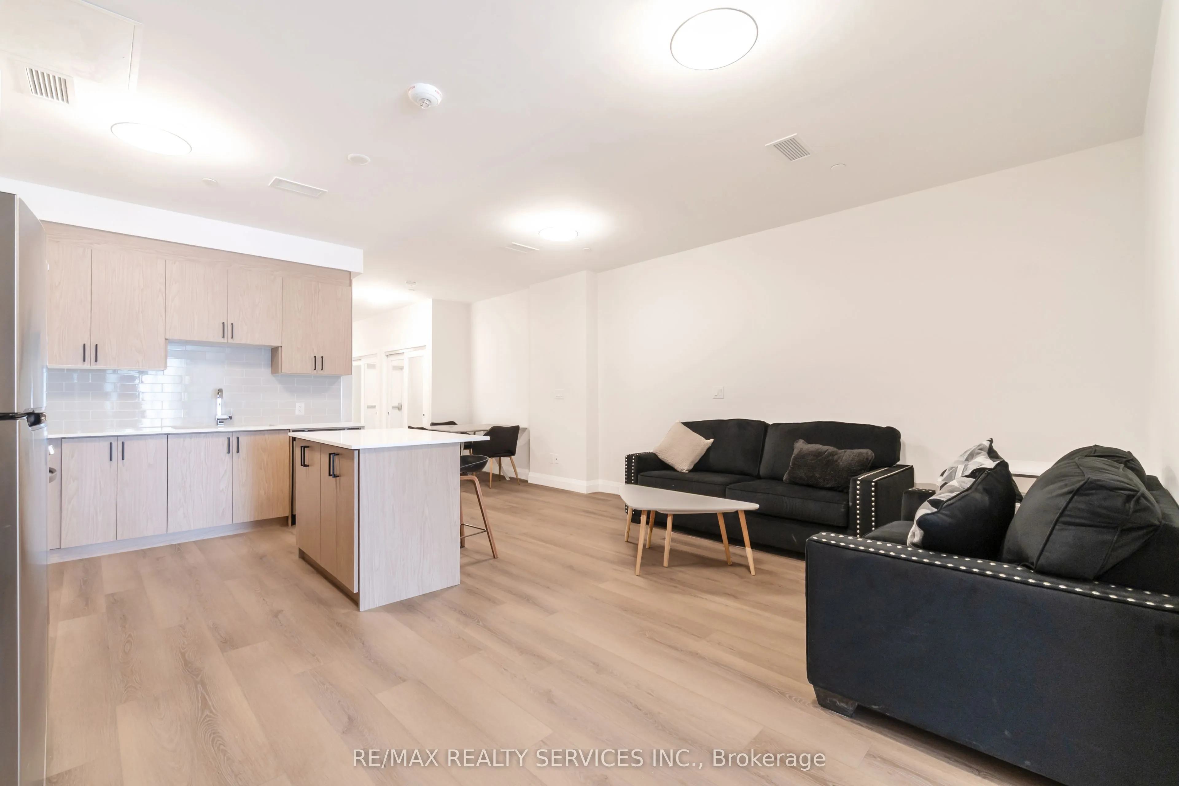 30 DEAN PARK Road, ##9