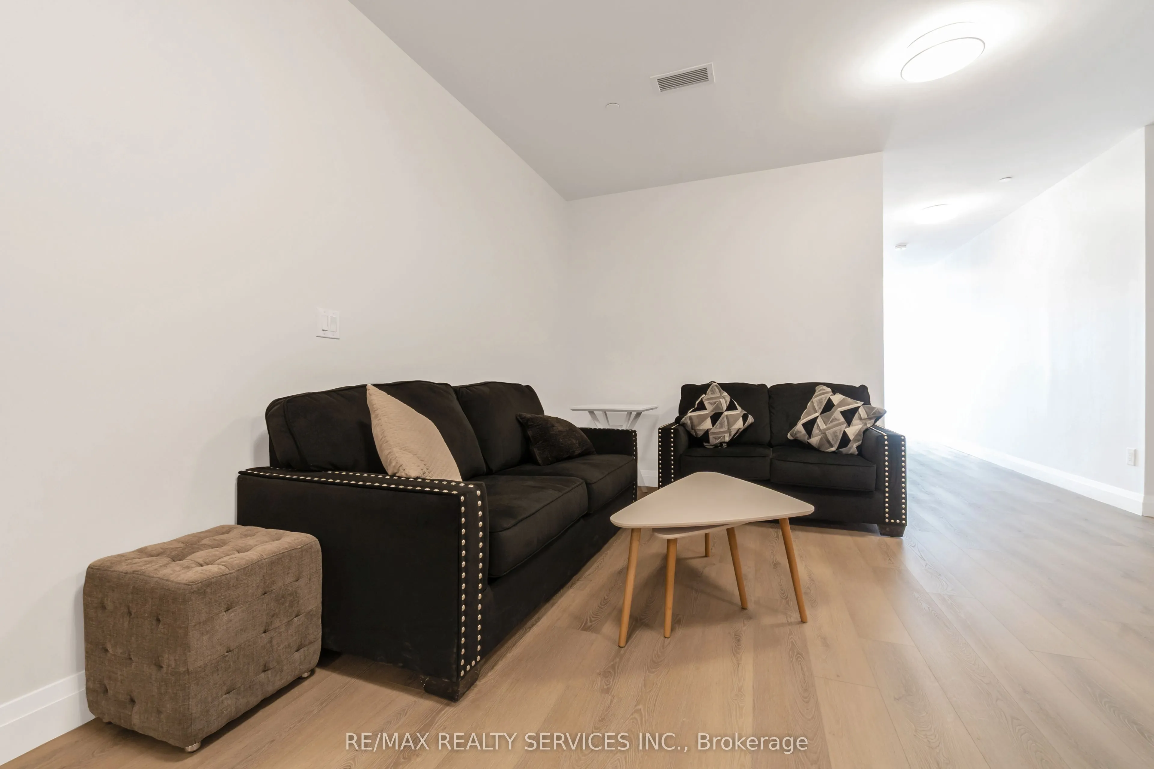 30 DEAN PARK Road, ##9
