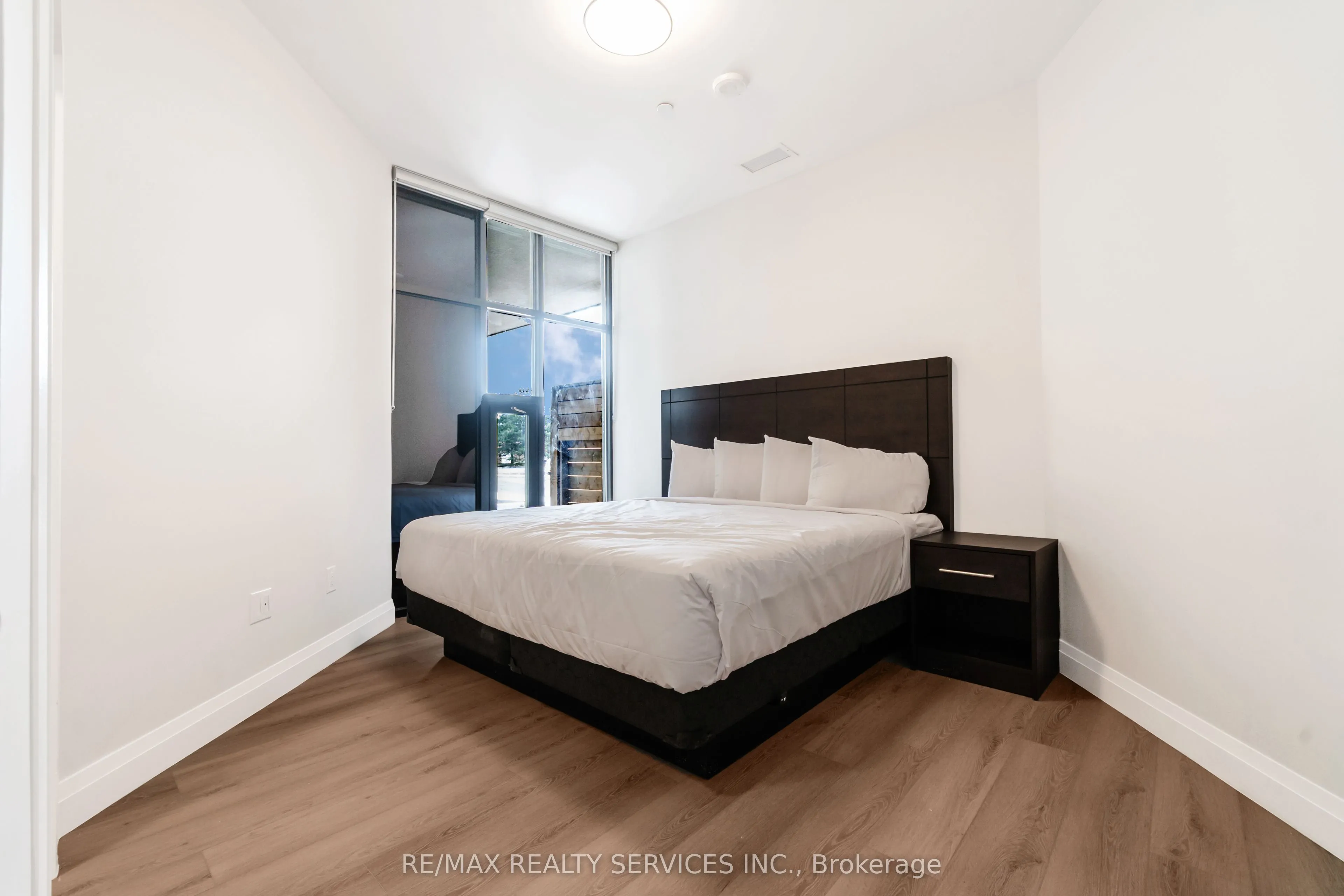 30 DEAN PARK Road, ##9