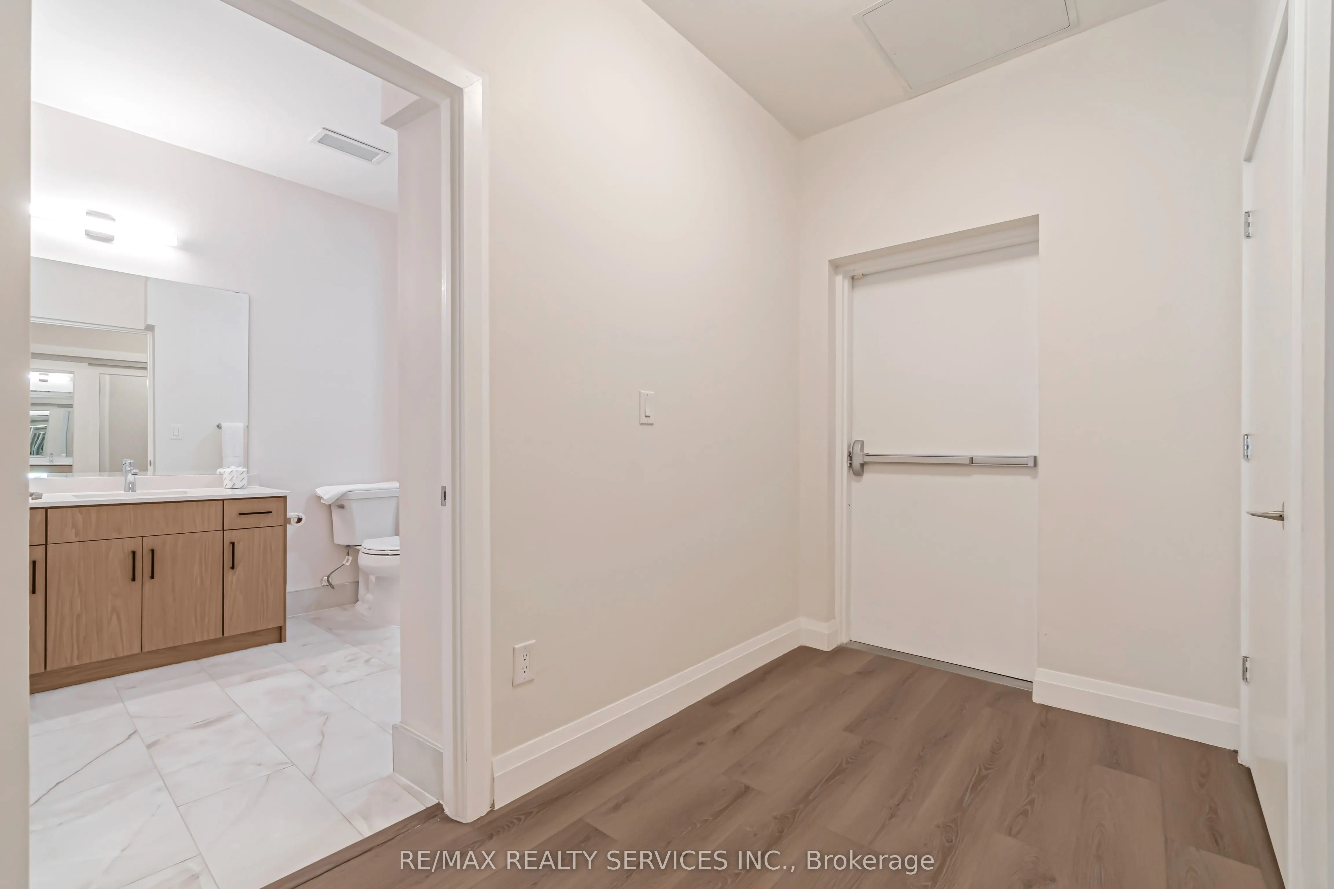 30 DEAN PARK Road, ##9