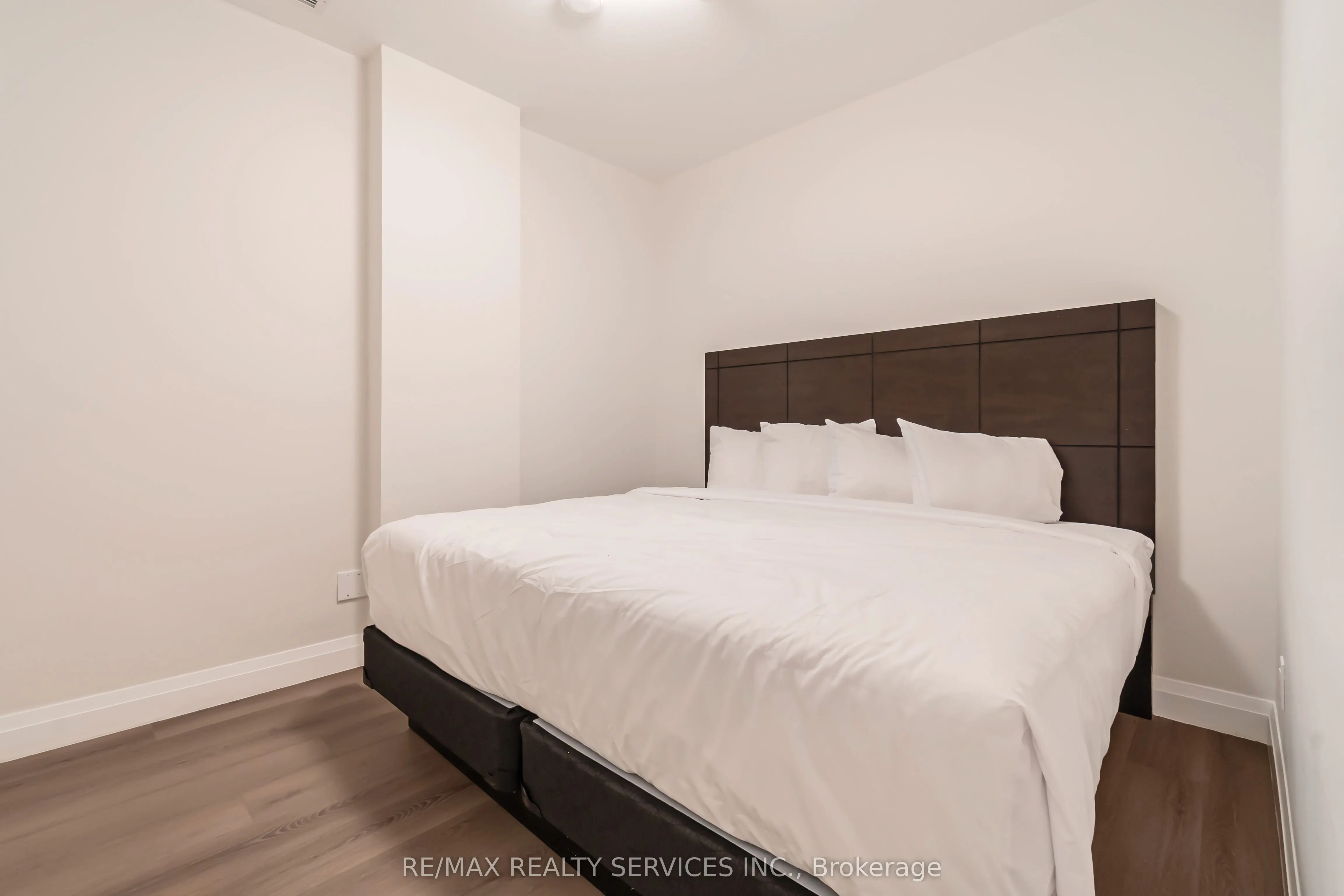 30 DEAN PARK Road, ##9