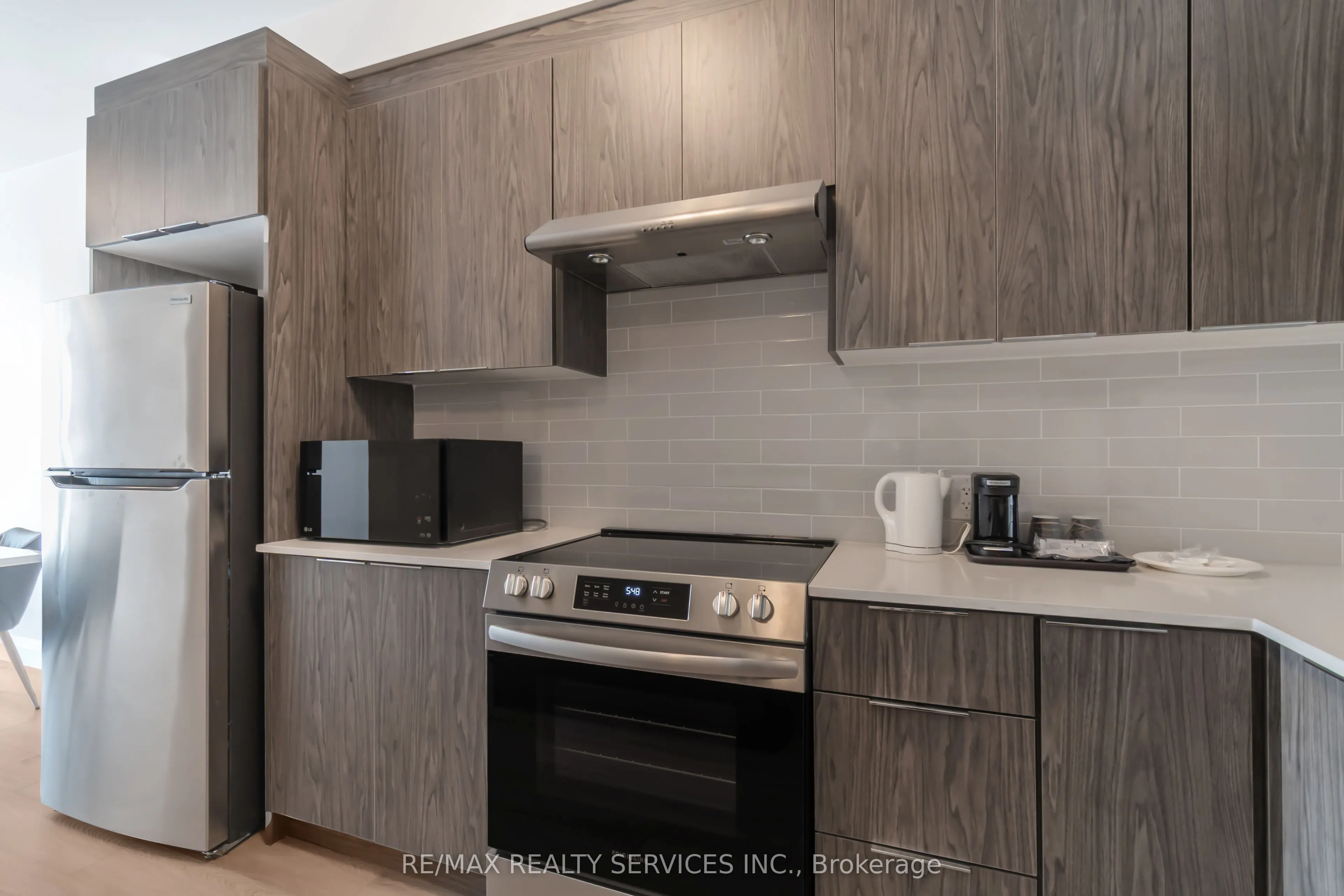 30 DEAN PARK Road, ##10