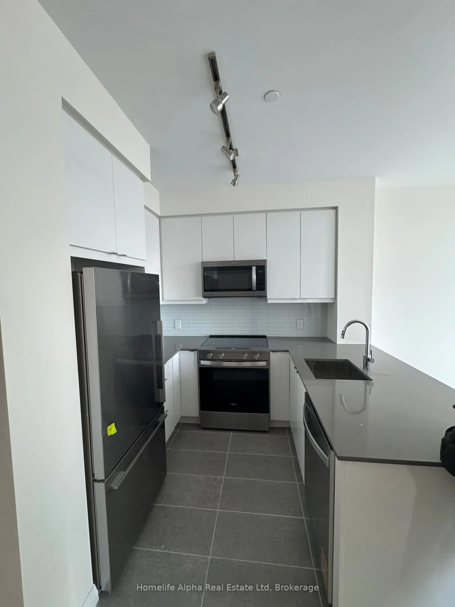 3260 Sheppard Avenue E, #202